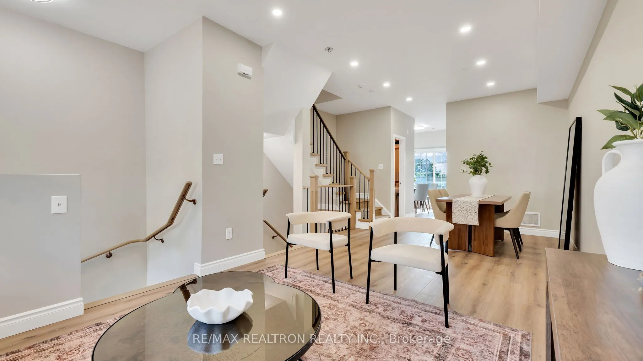 1250 St Martins Drive, #8