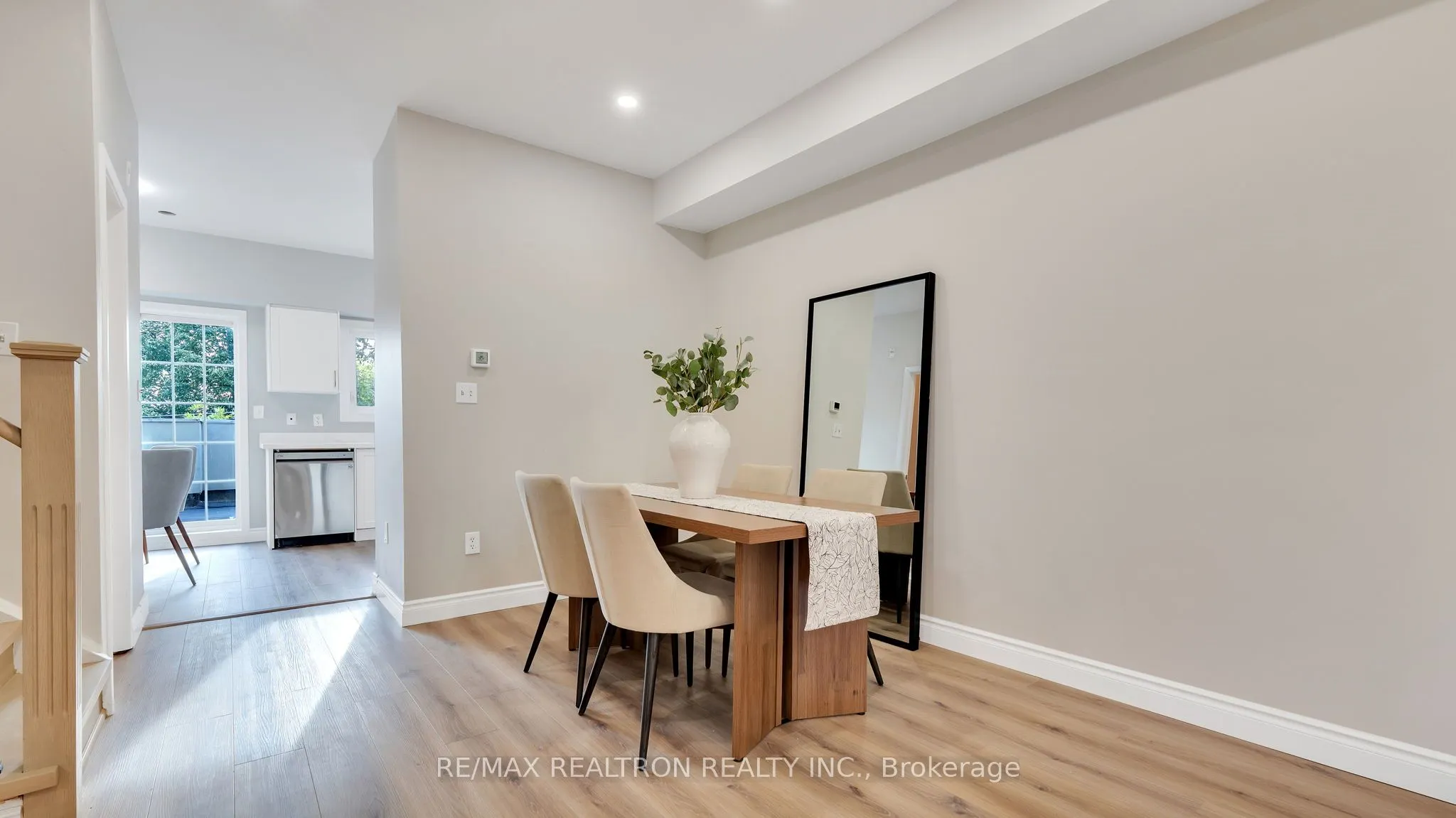 1250 St Martins Drive, #8