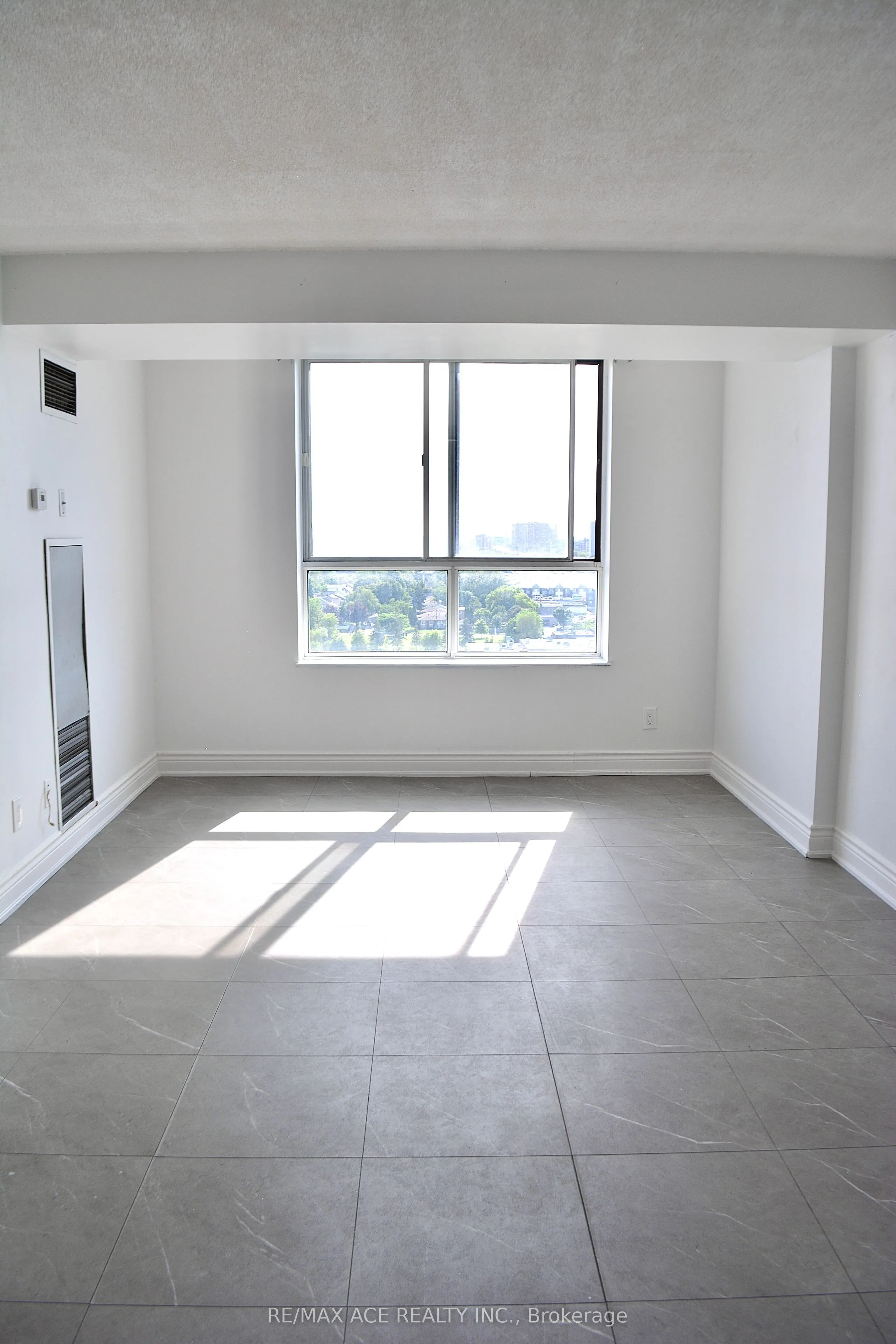 330 McCowan Road, #1403
