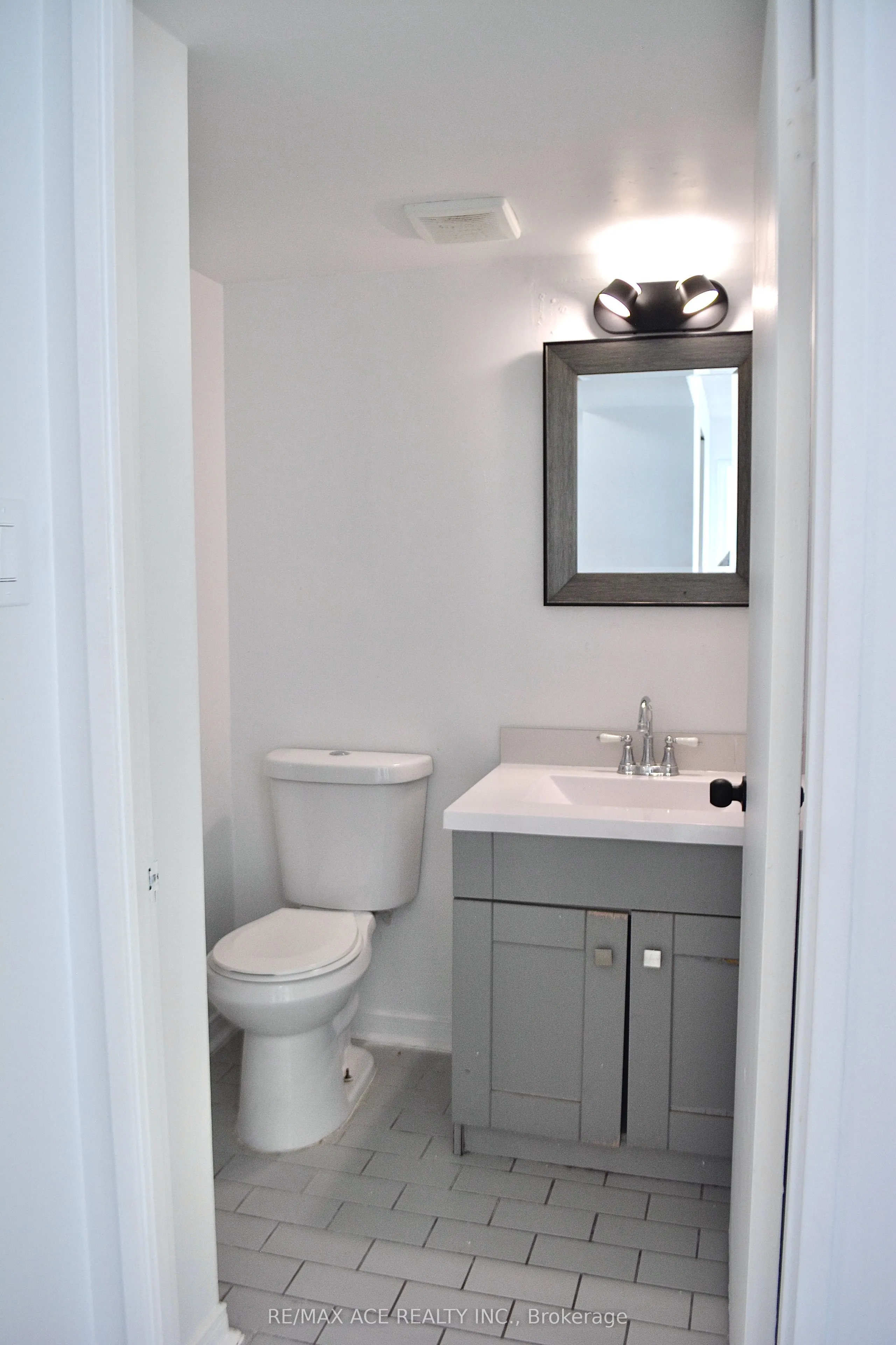 330 McCowan Road, #1403