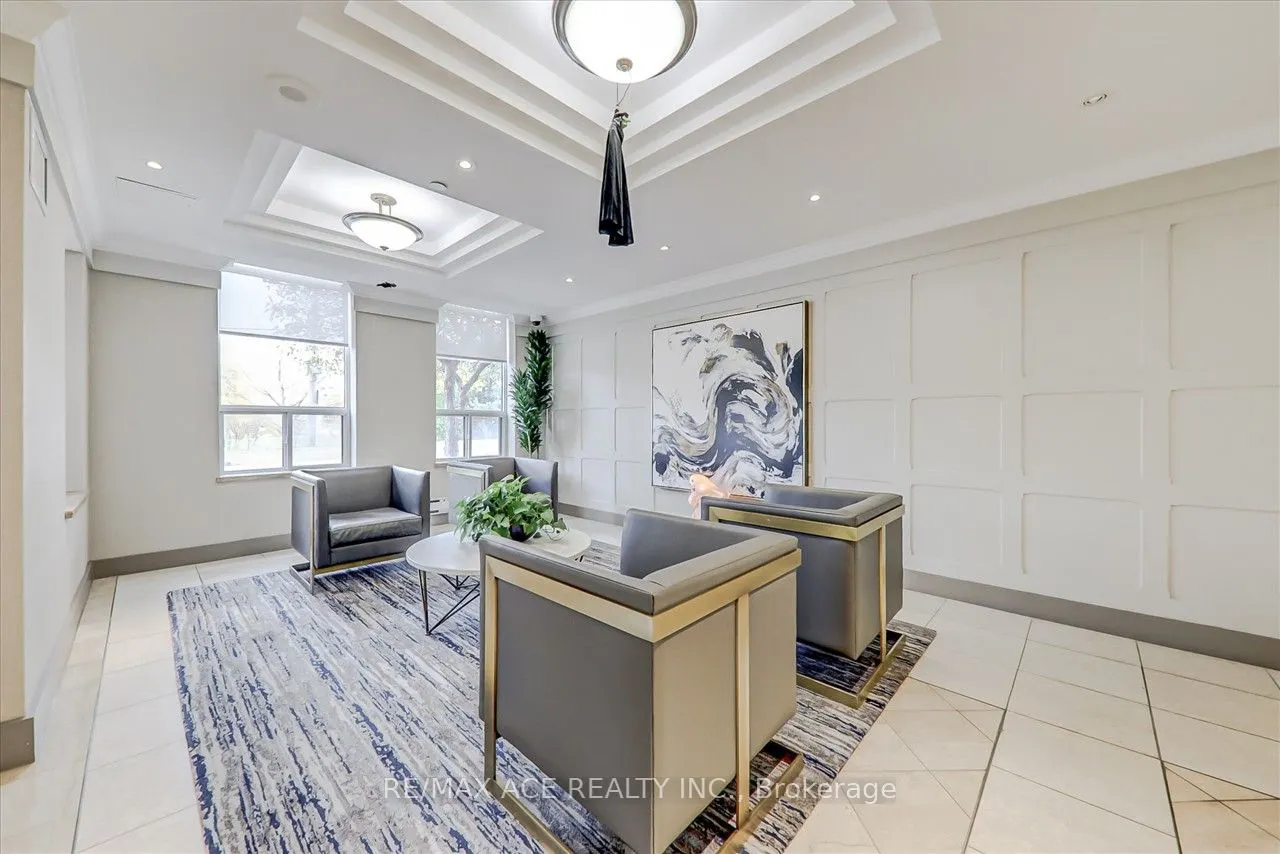 330 McCowan Road, #1403