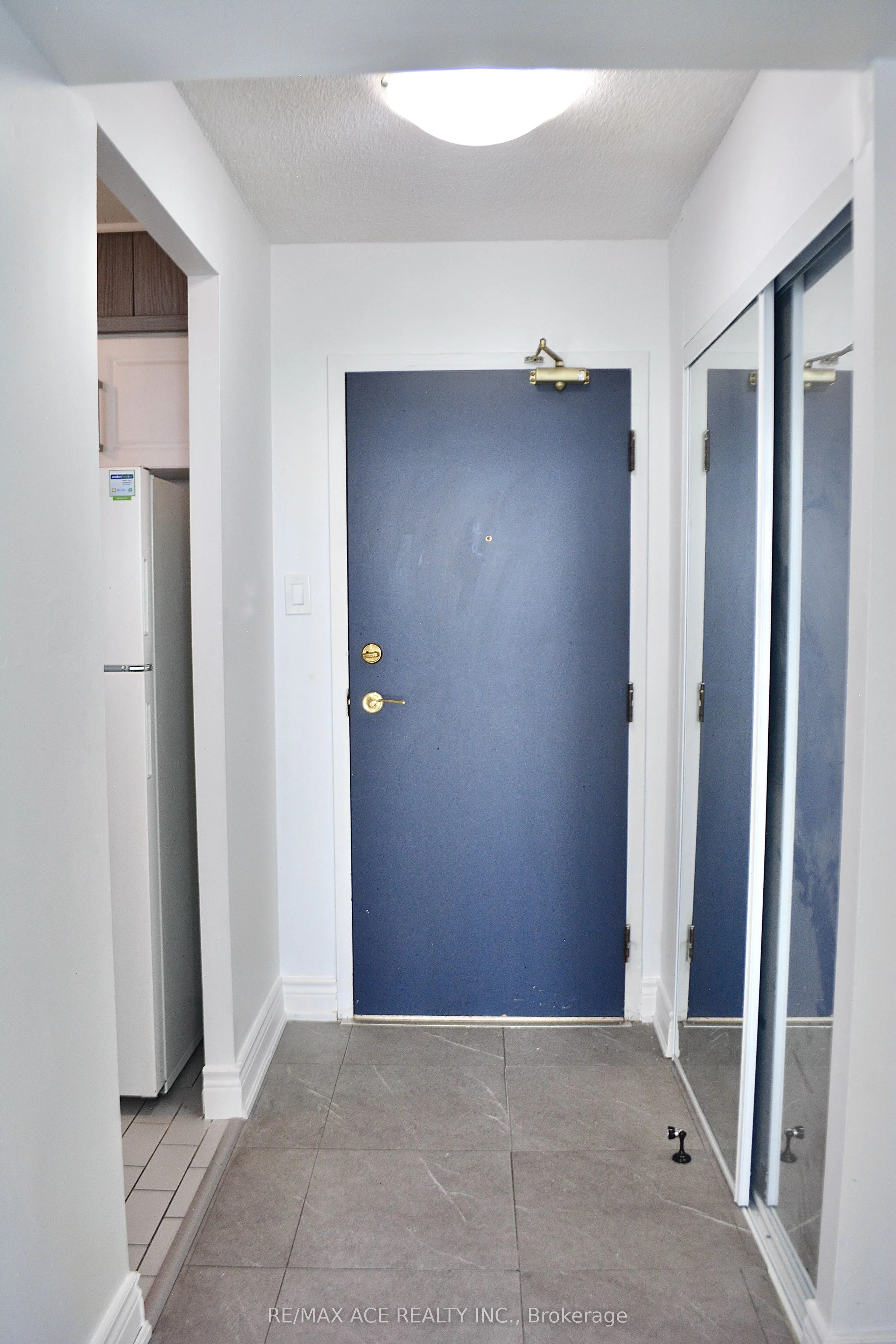 330 McCowan Road, #1403