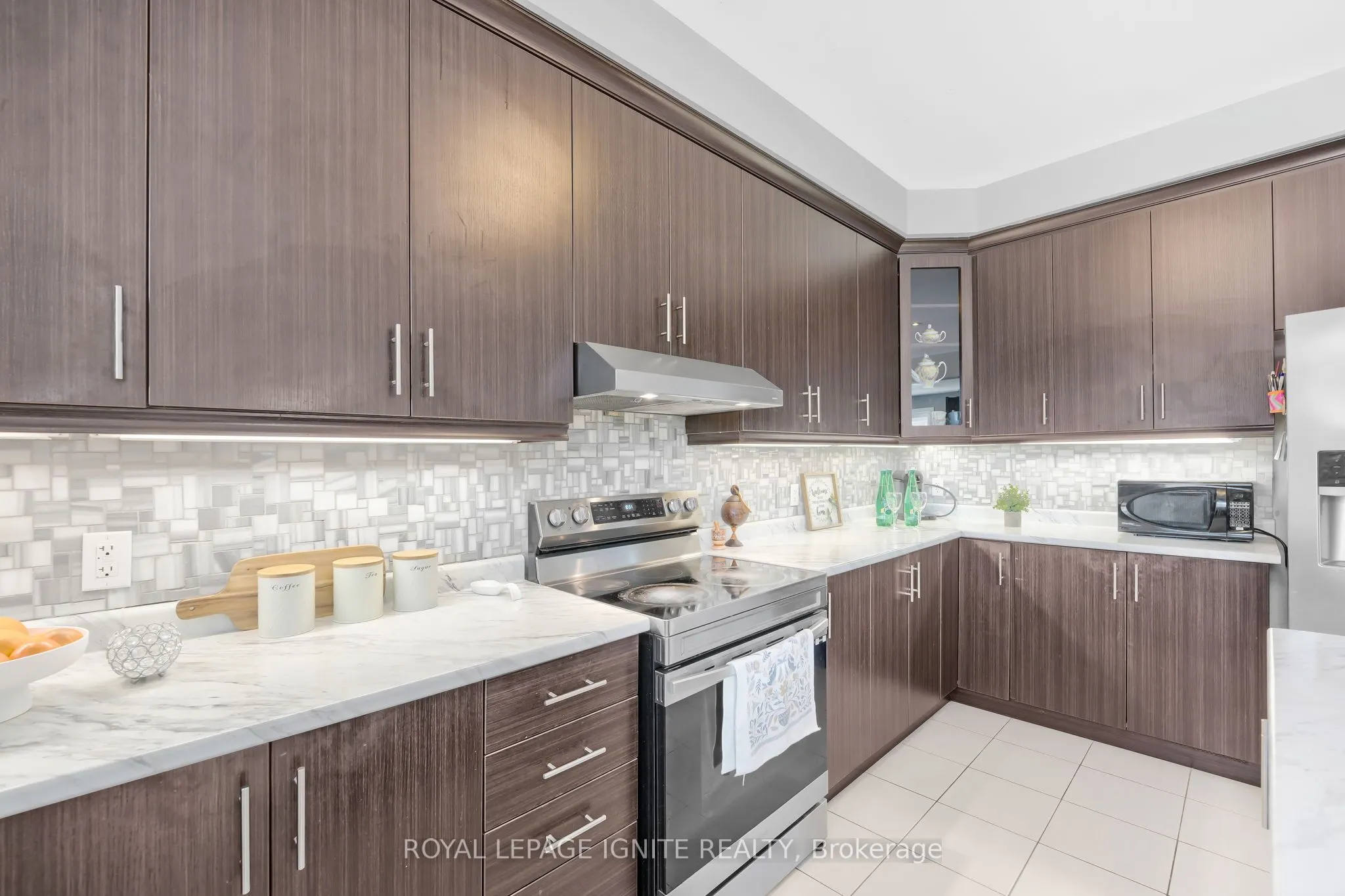 210 Blackwell Crescent
