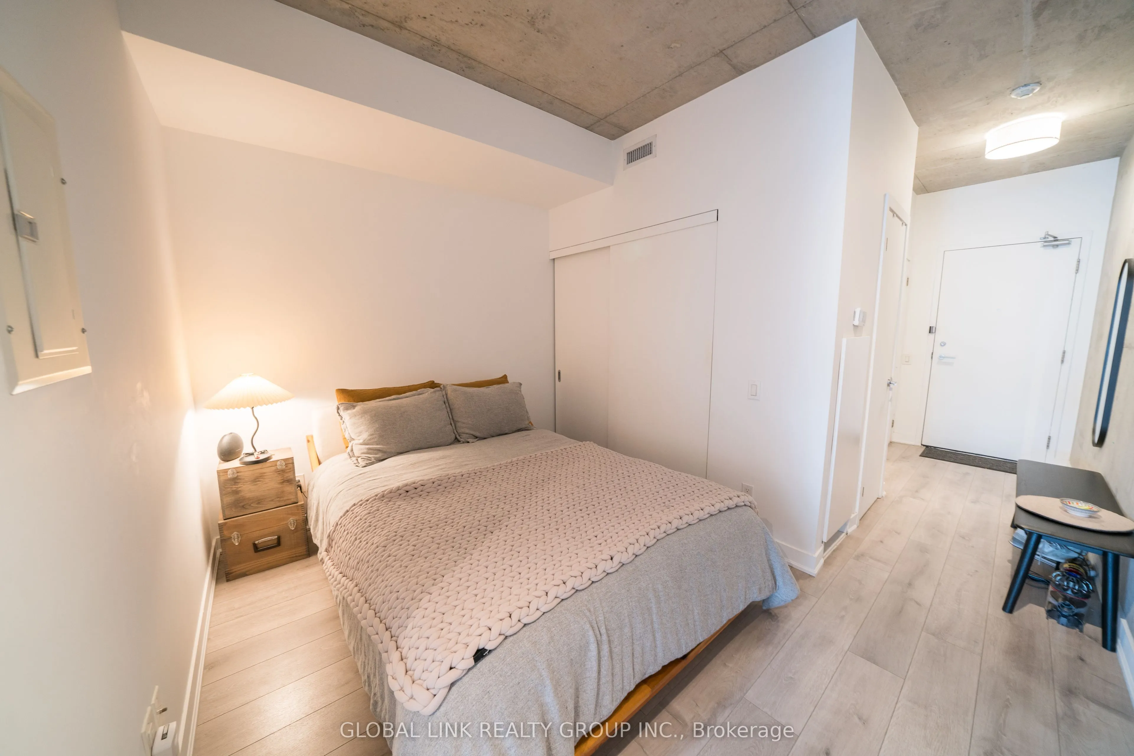 319 Carlaw Avenue, #306