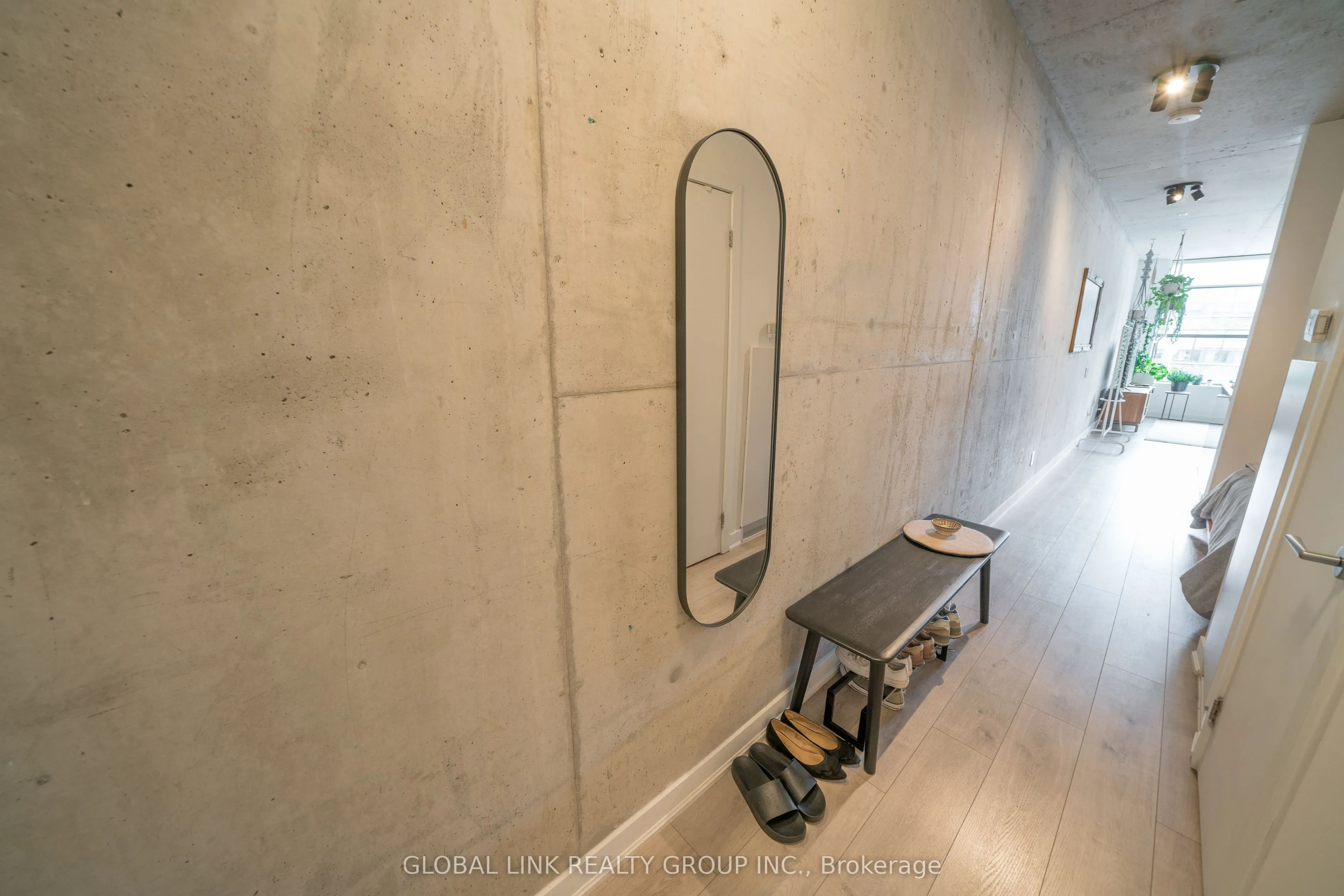 319 Carlaw Avenue, #306