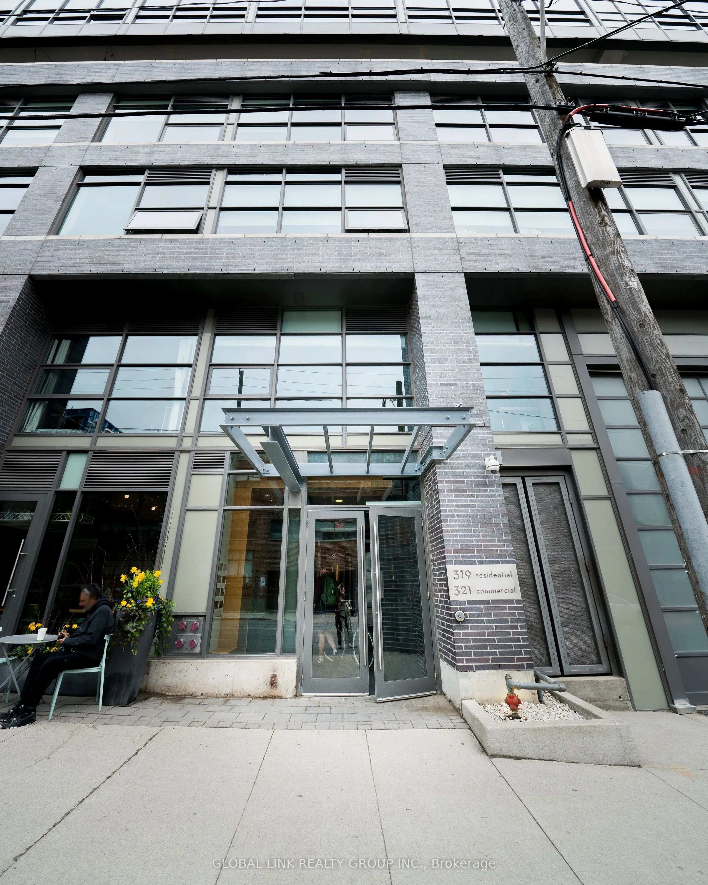 319 Carlaw Avenue, #306