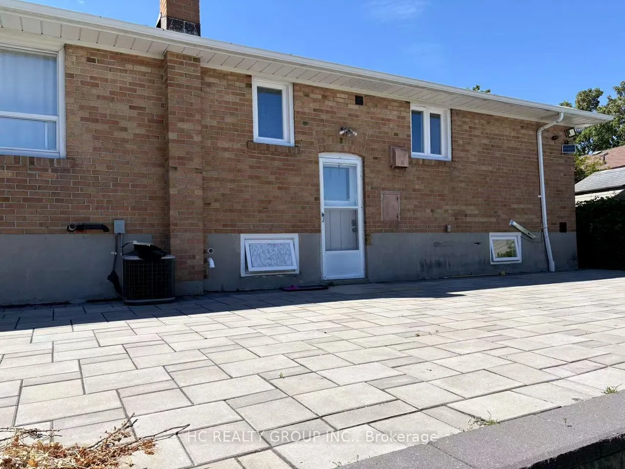 Bsmt 7 Ivanhoe Court