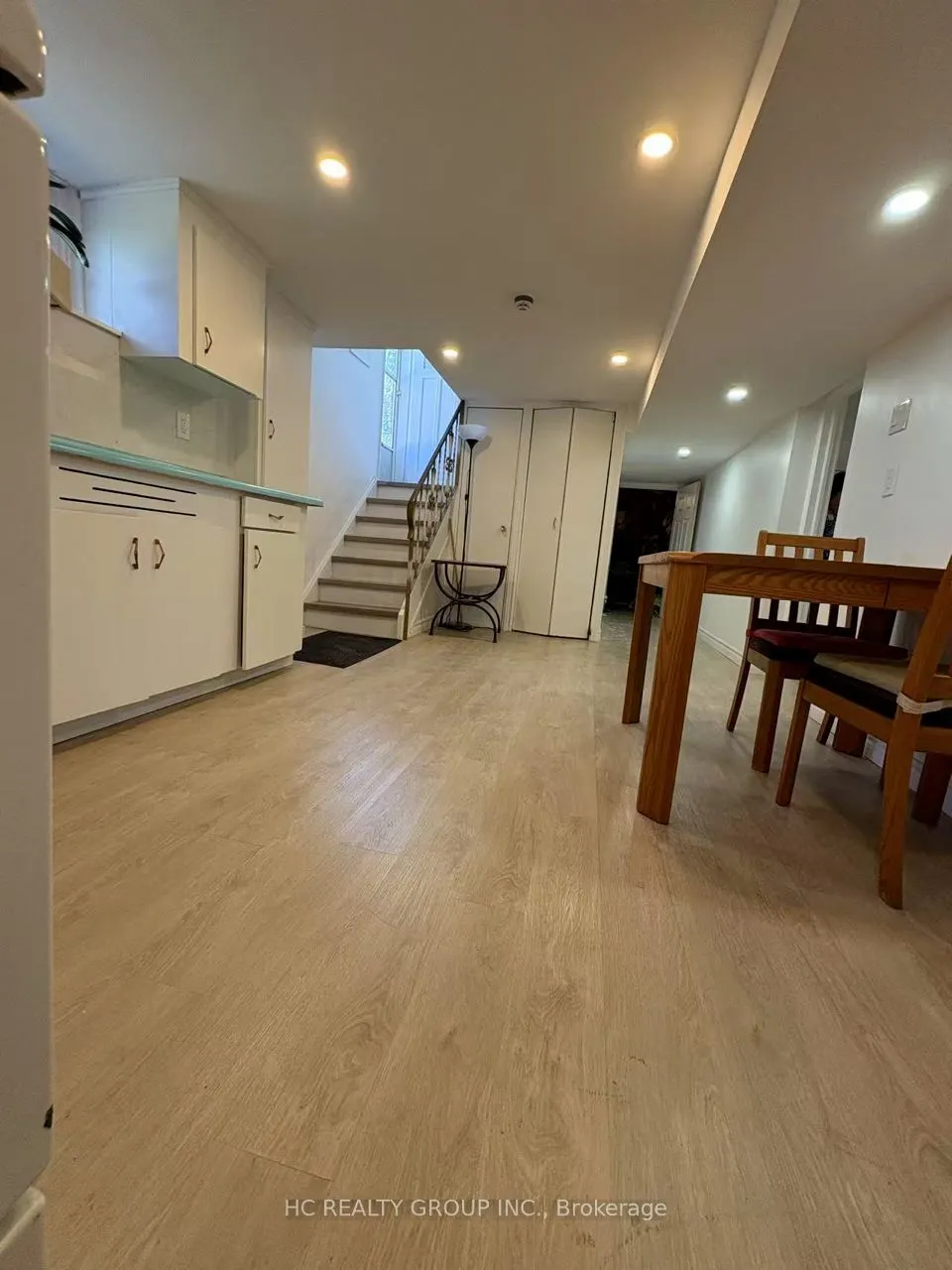 Bsmt 7 Ivanhoe Court