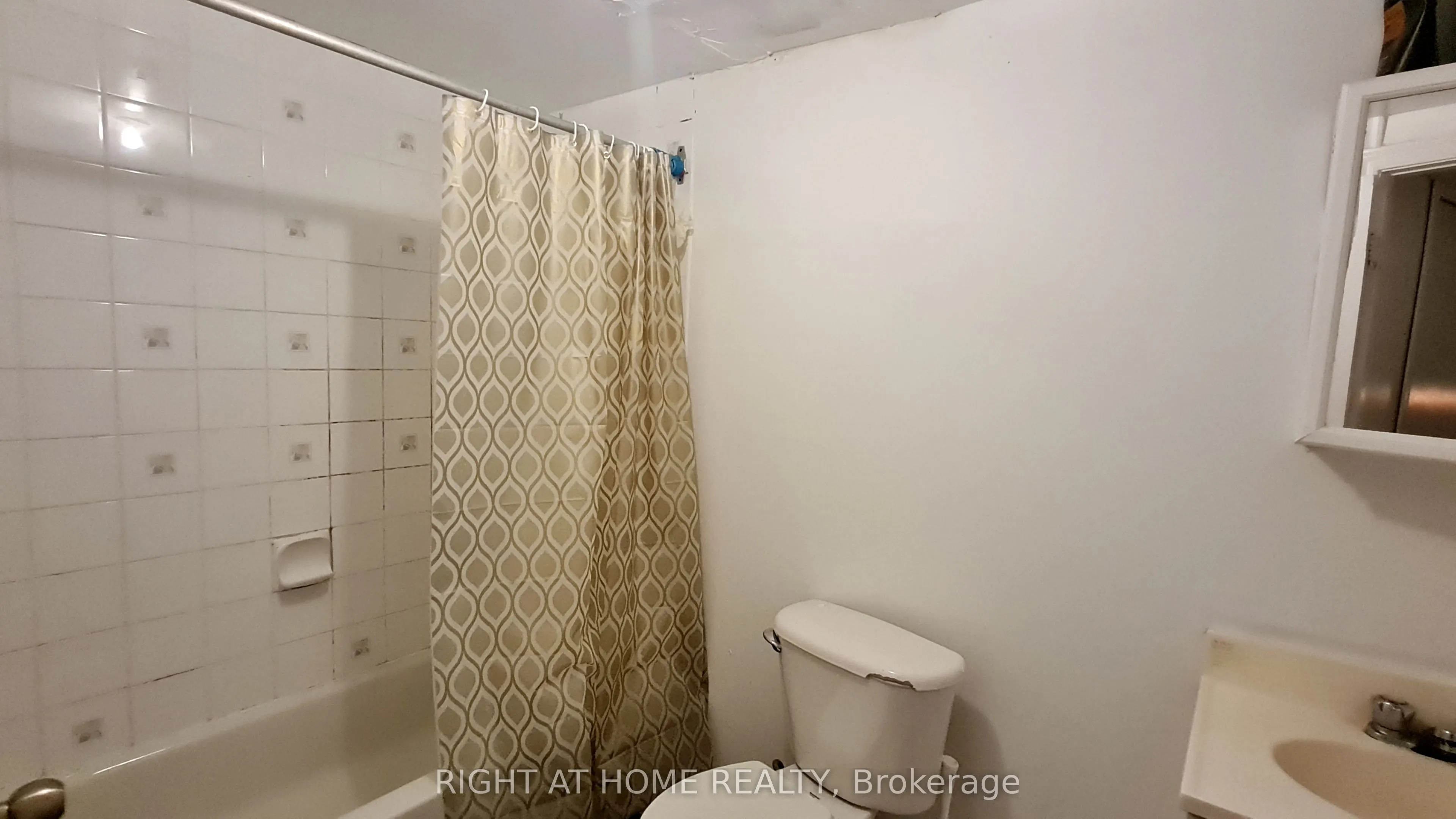 55 Littleleaf Drive, #RM D