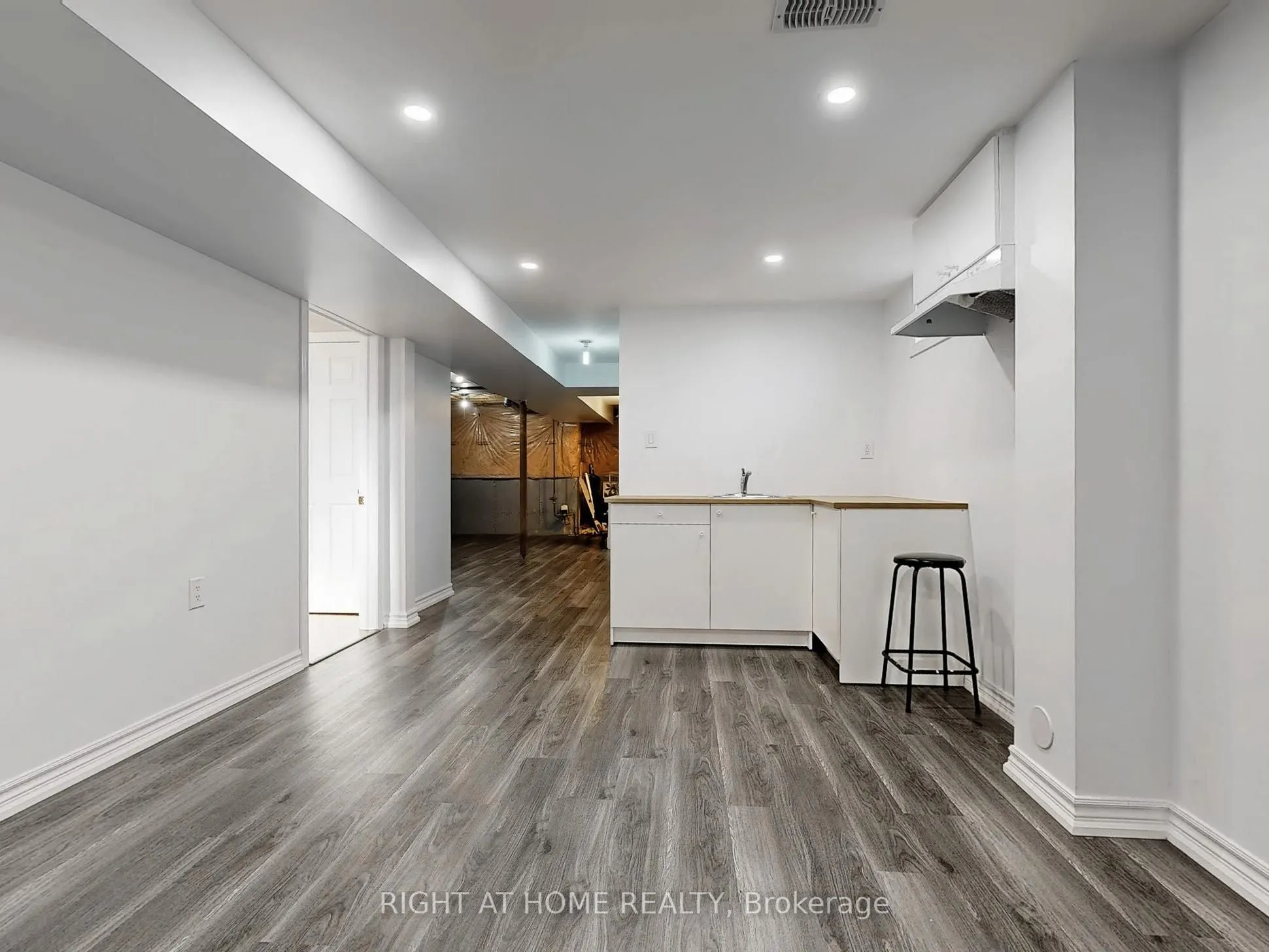 1700 Spencely Drive