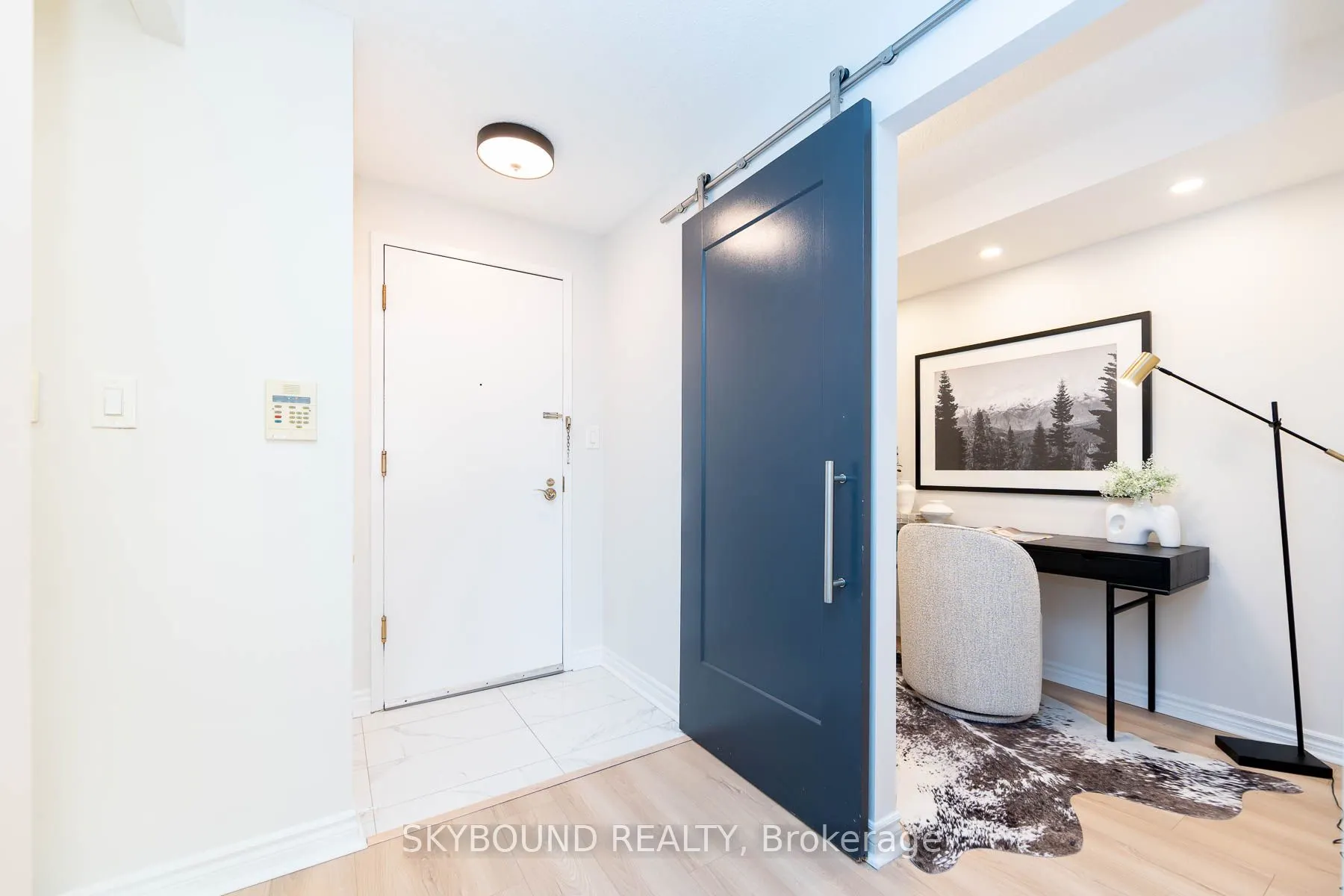 1883 McNicoll Avenue, #611