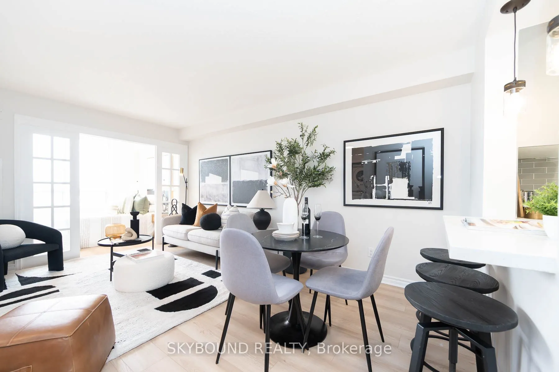 1883 McNicoll Avenue, #611