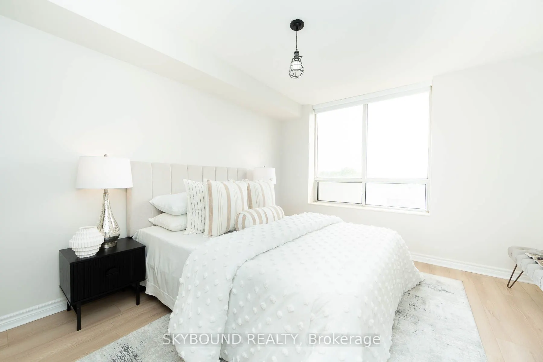 1883 McNicoll Avenue, #611