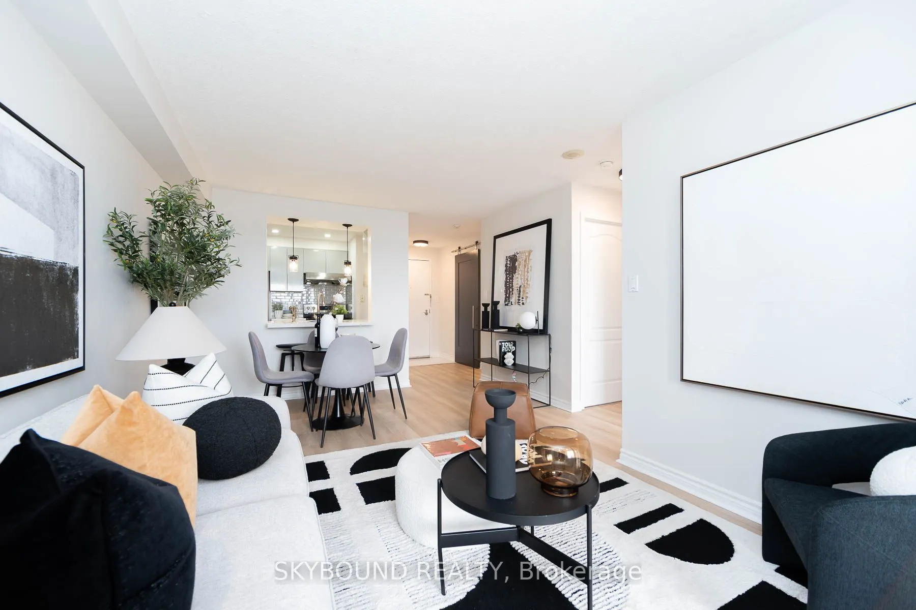 1883 McNicoll Avenue, #611