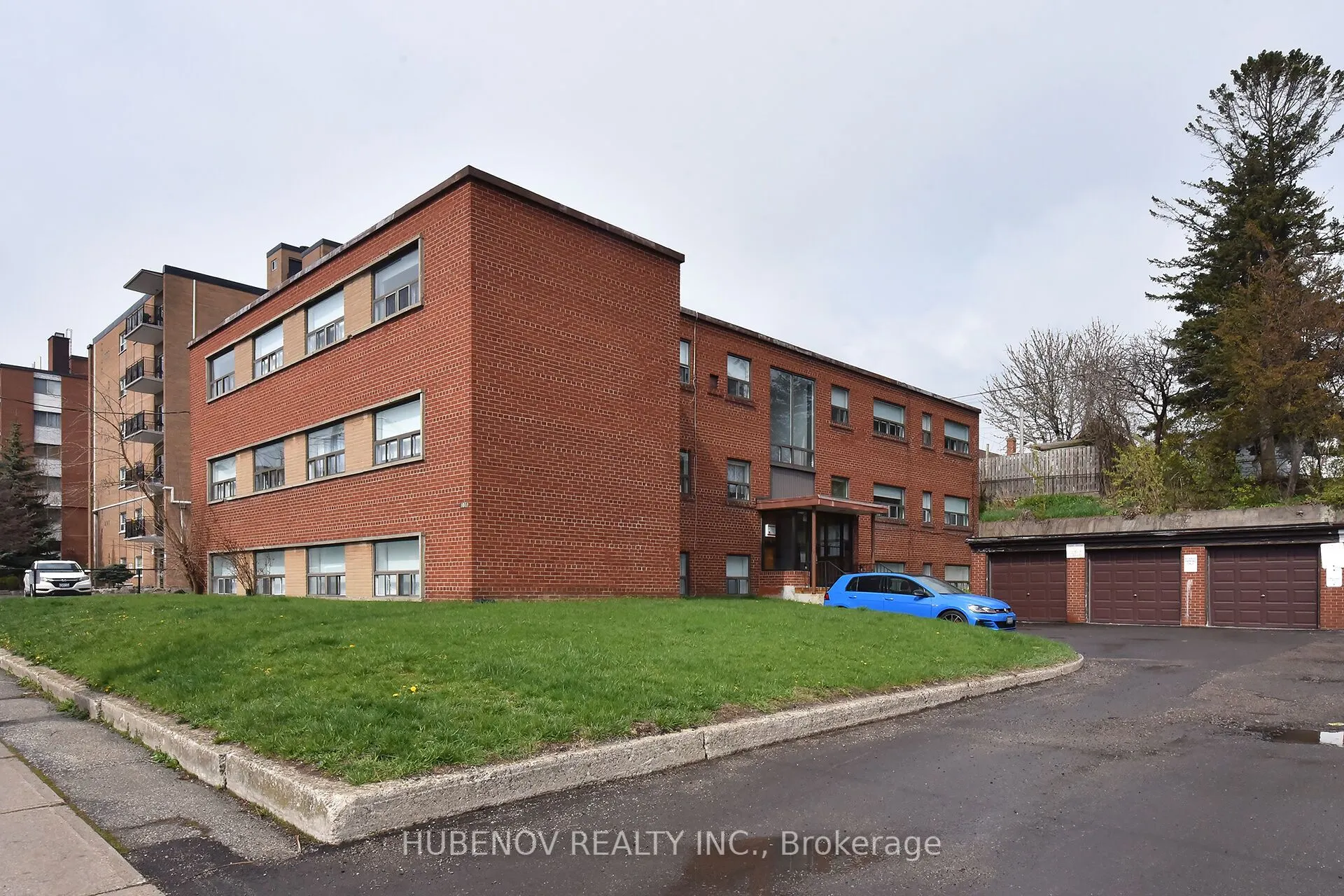 1051 Victoria Pk Avenue
