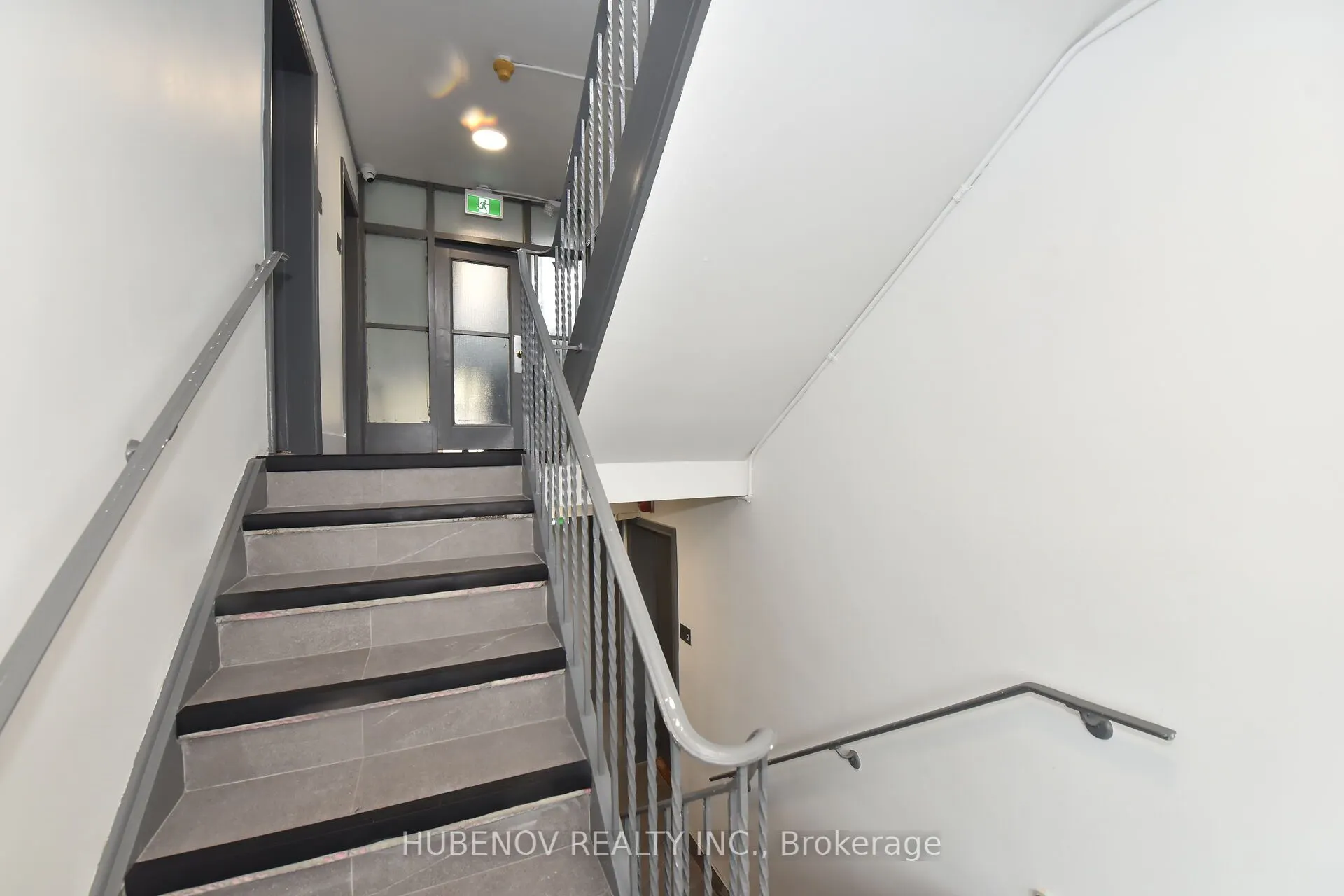 1051 Victoria Pk Avenue