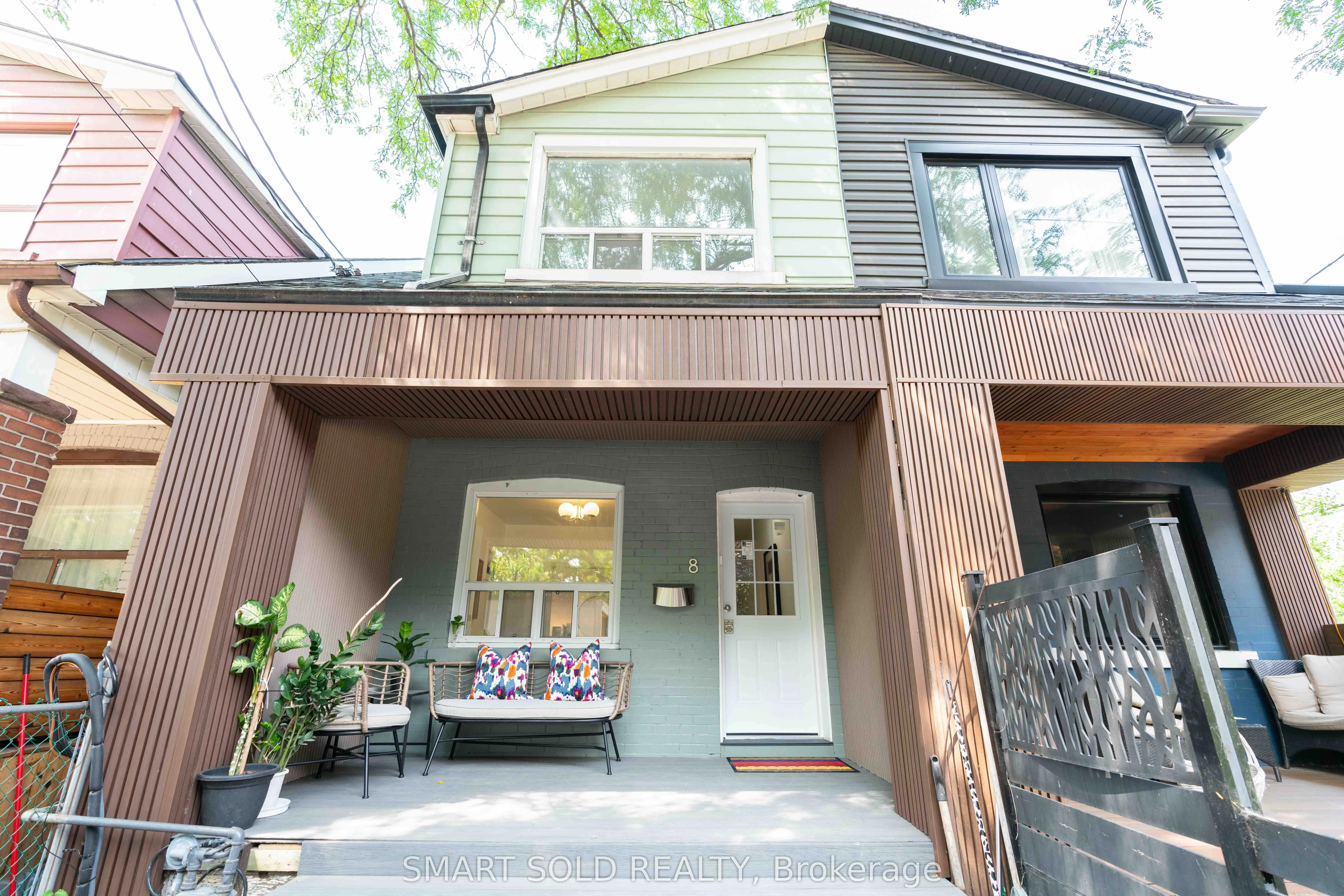 8 Hanson Street