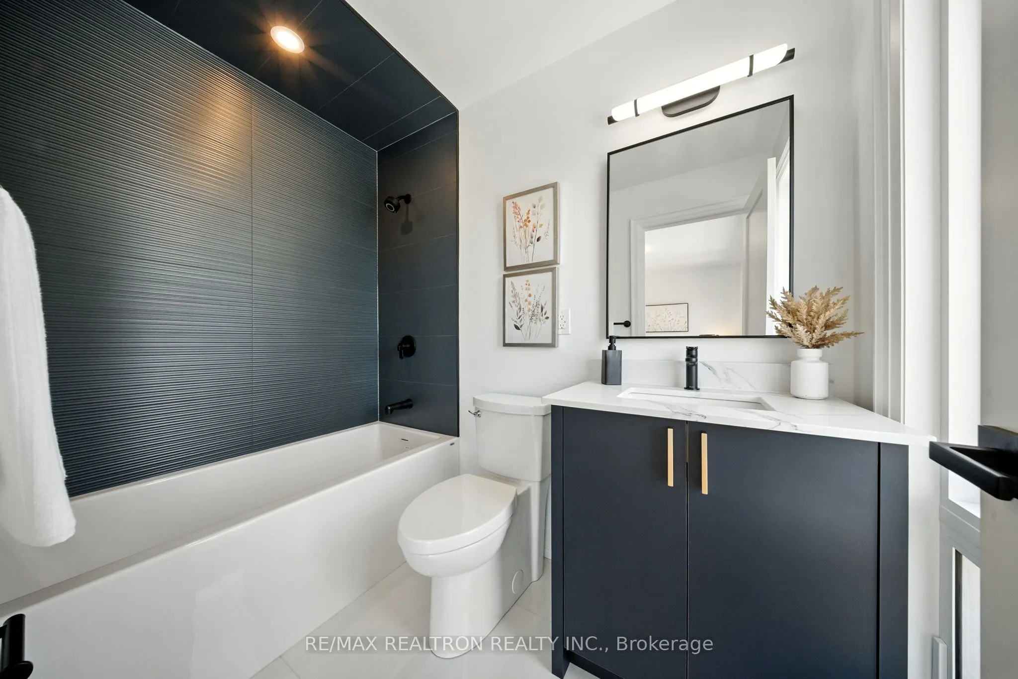 7B Bracebridge Avenue