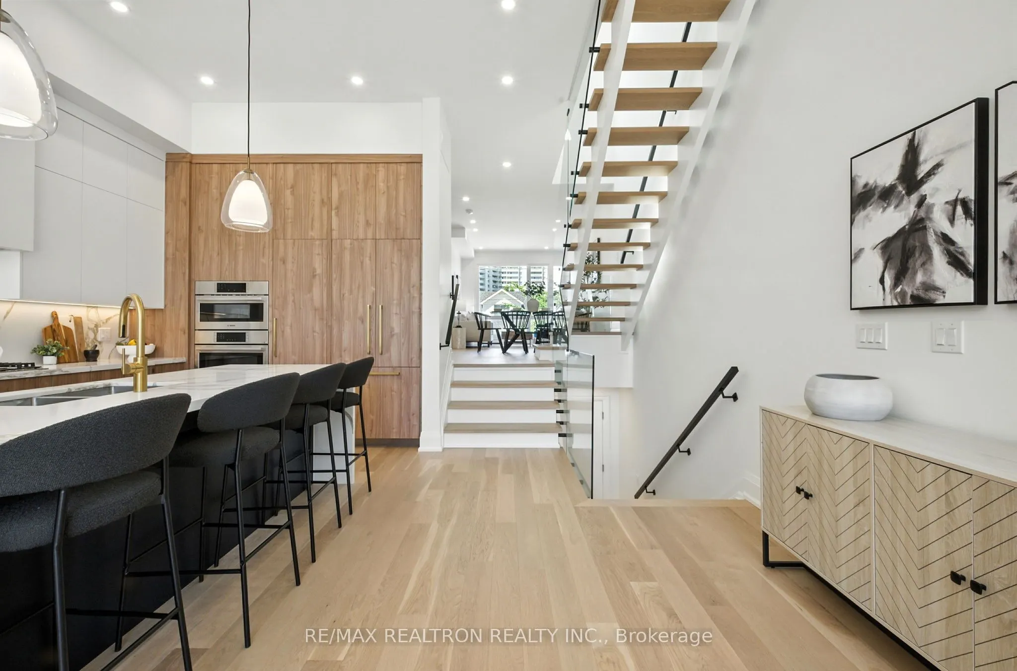 7B Bracebridge Avenue