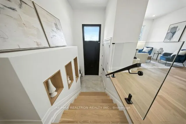 7B Bracebridge Avenue