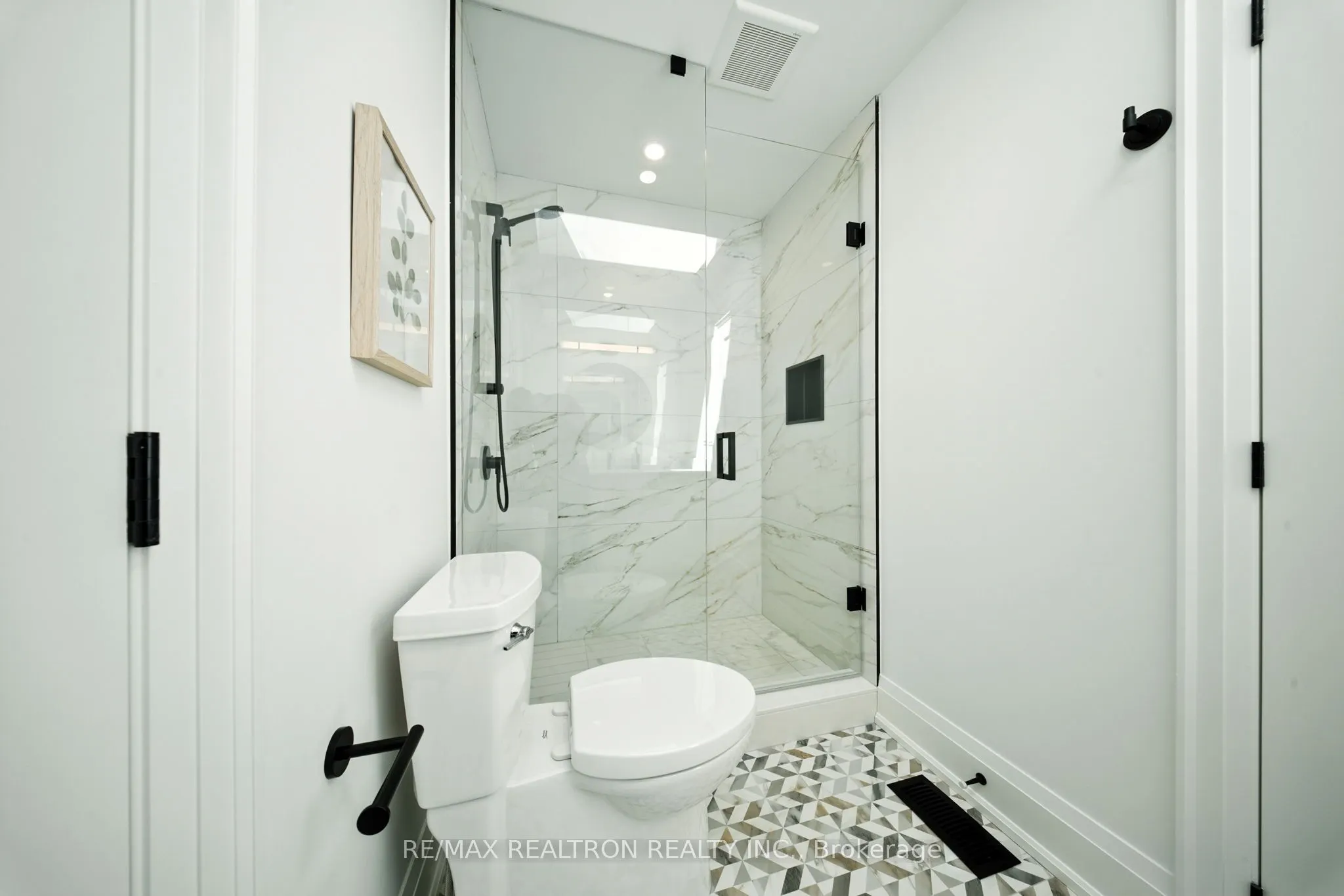 7B Bracebridge Avenue