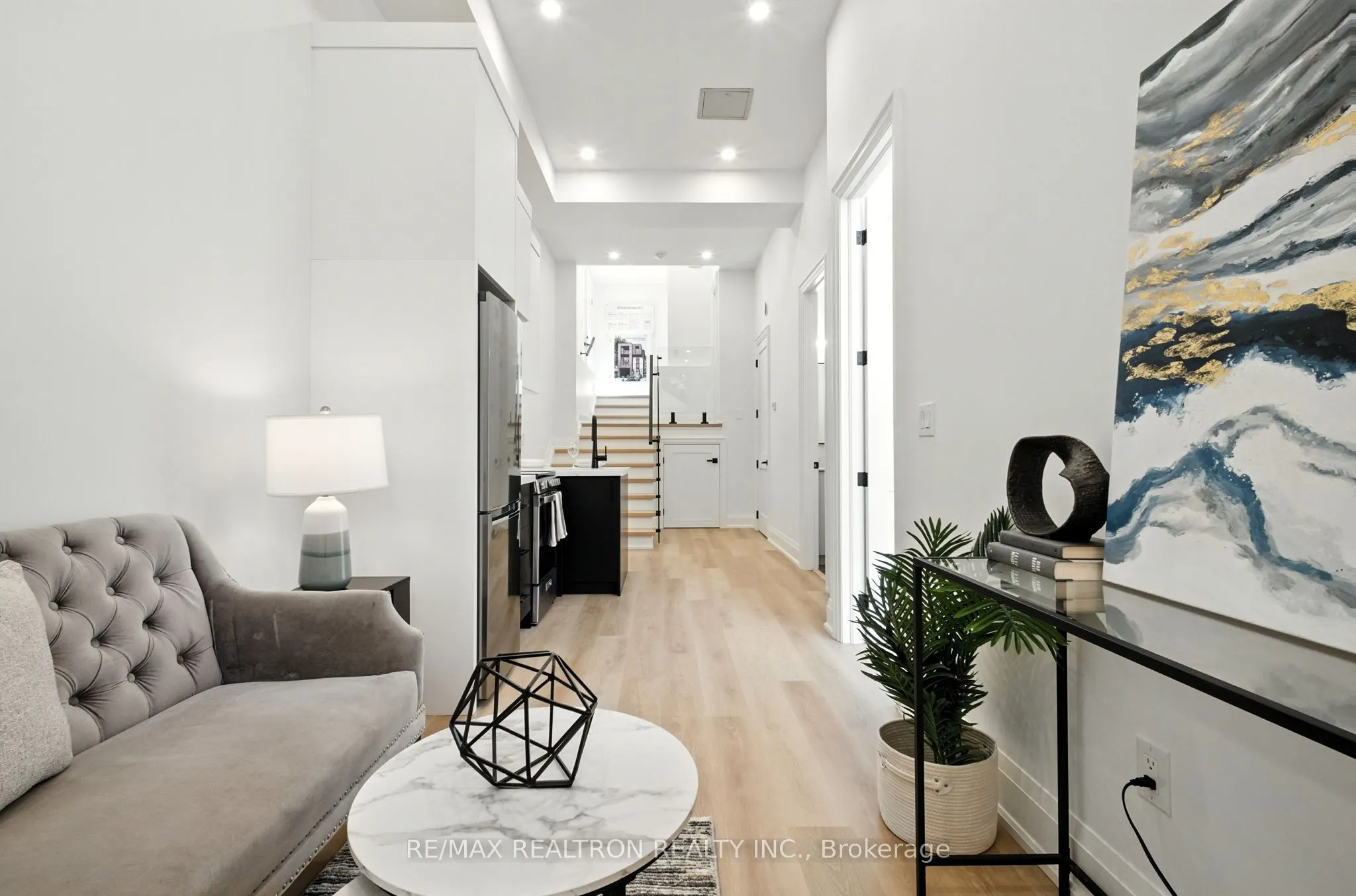 7B Bracebridge Avenue