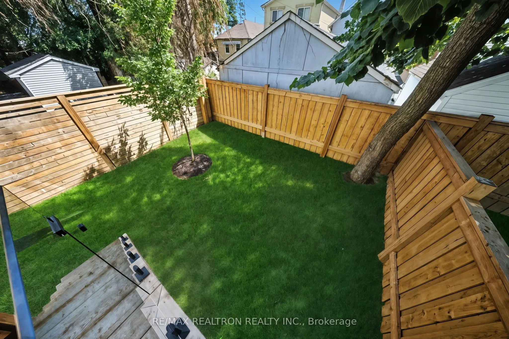 7B Bracebridge Avenue