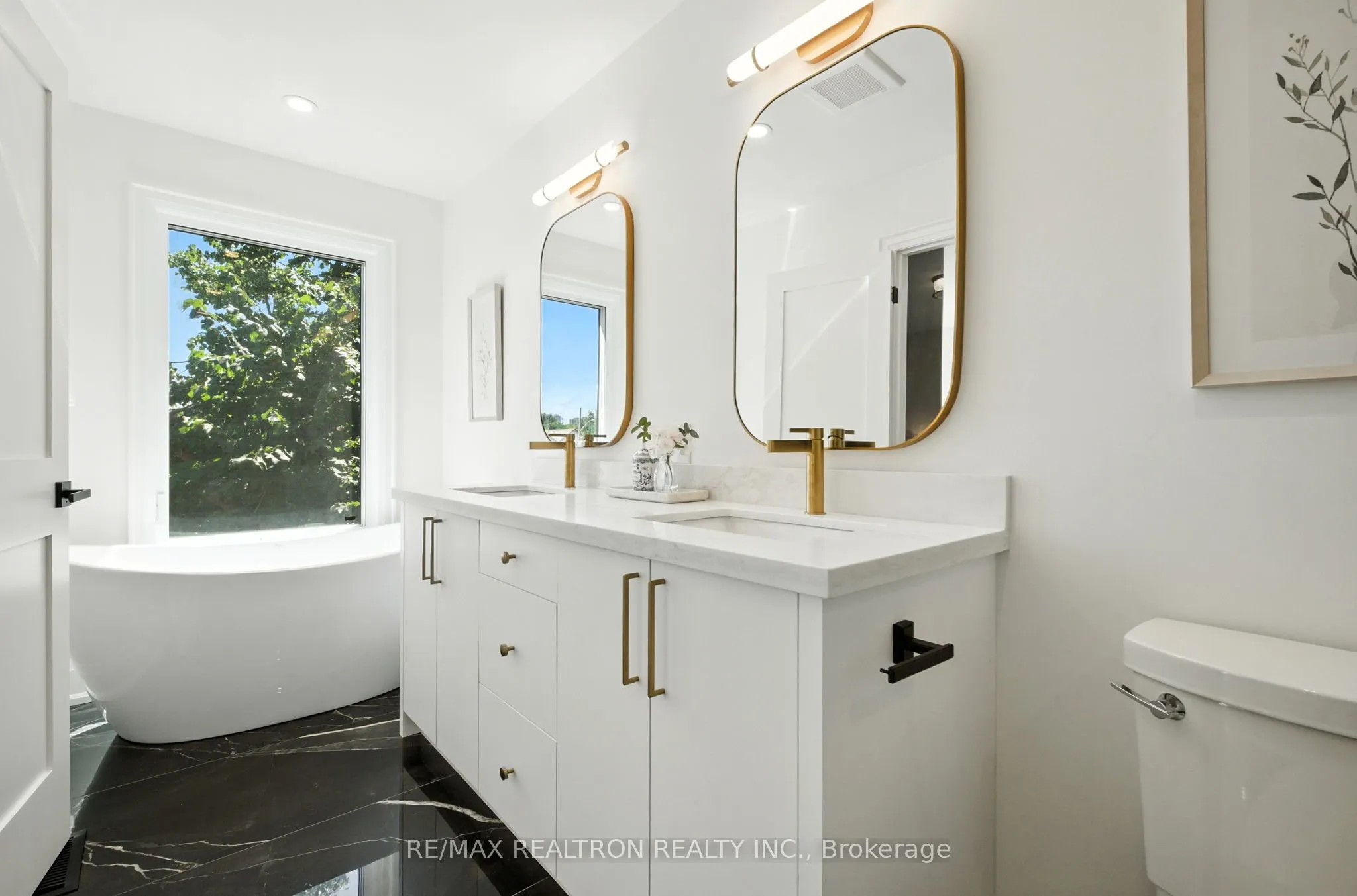 7B Bracebridge Avenue