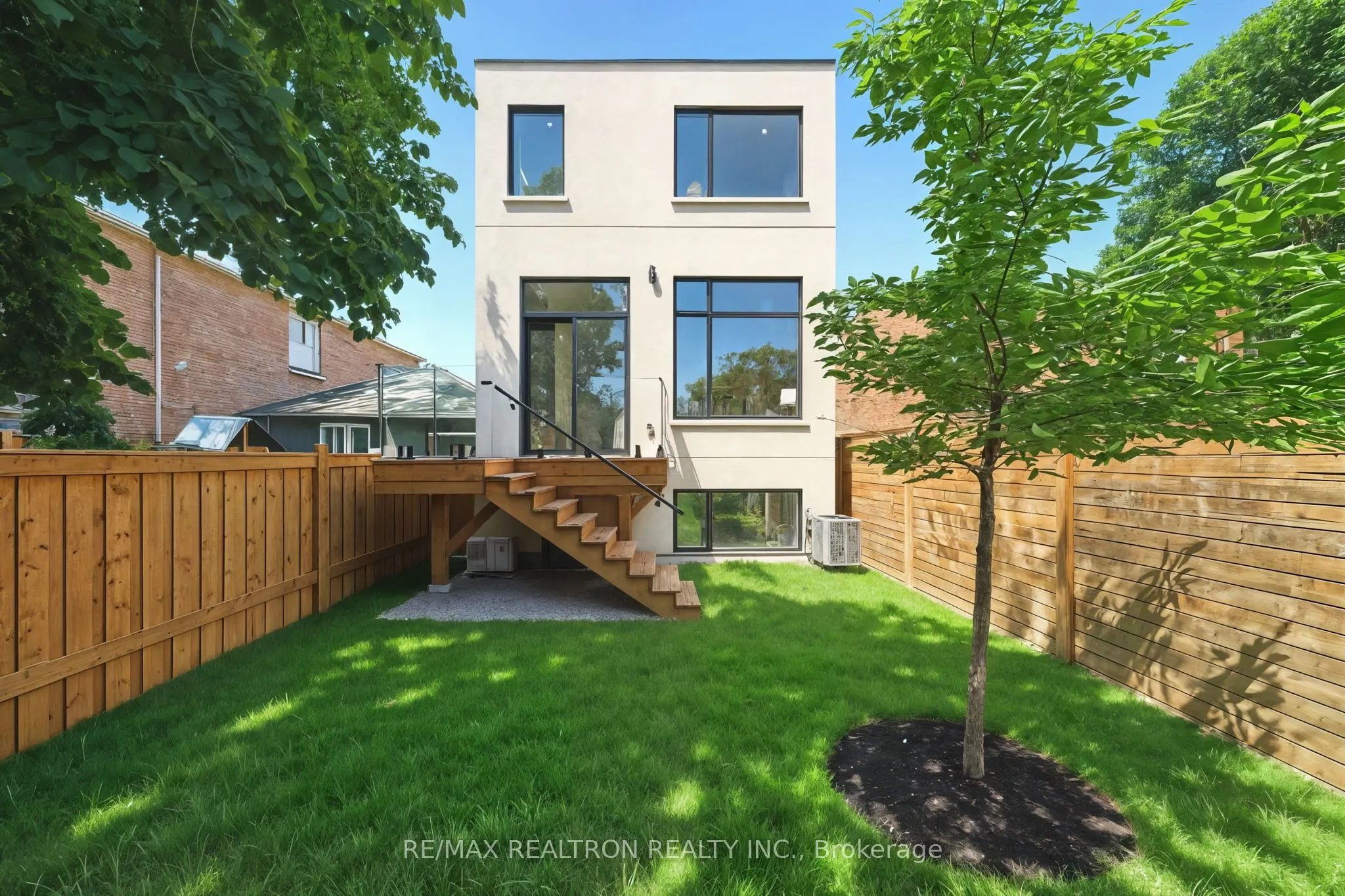 7B Bracebridge Avenue