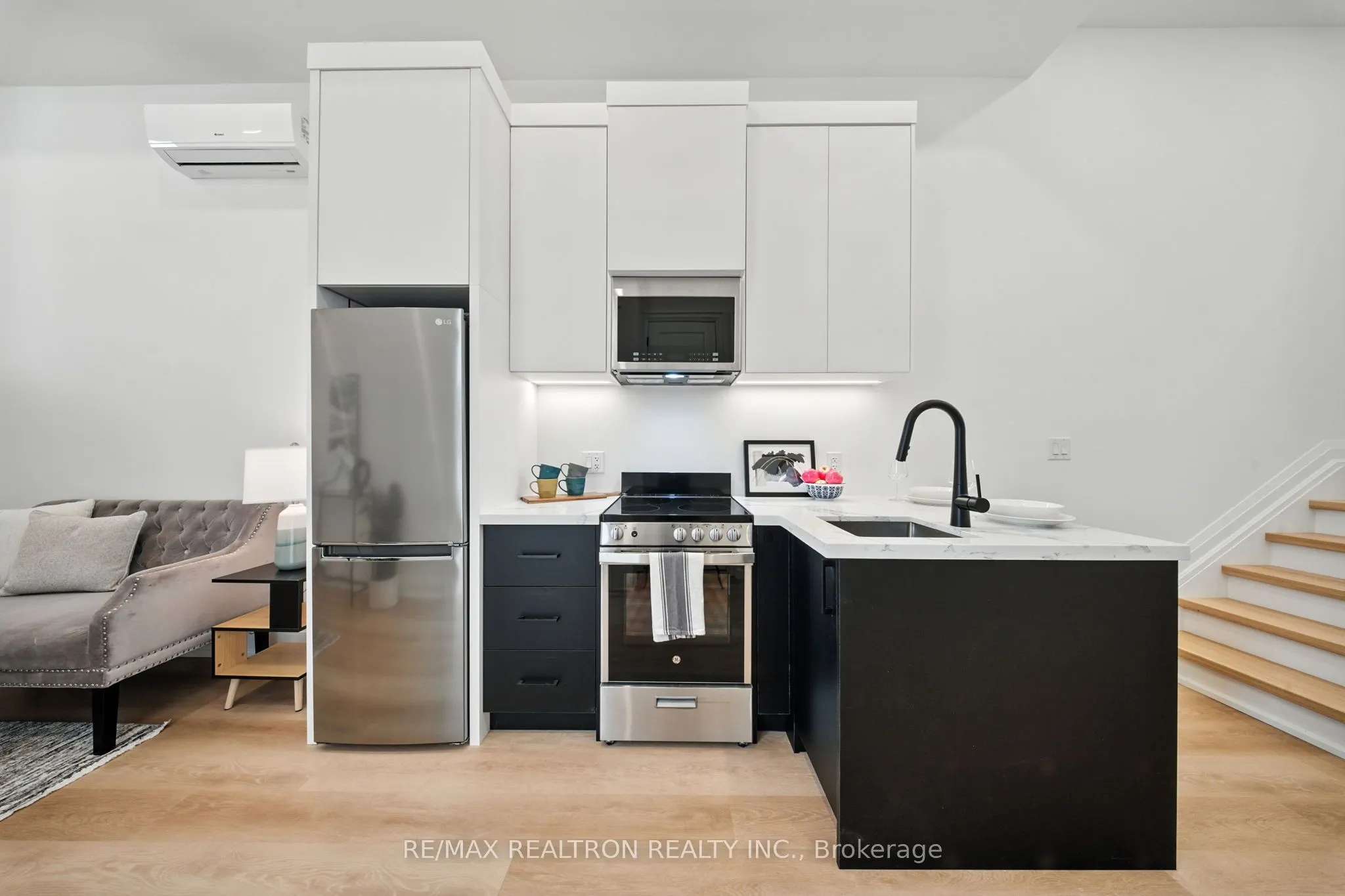 7B Bracebridge Avenue