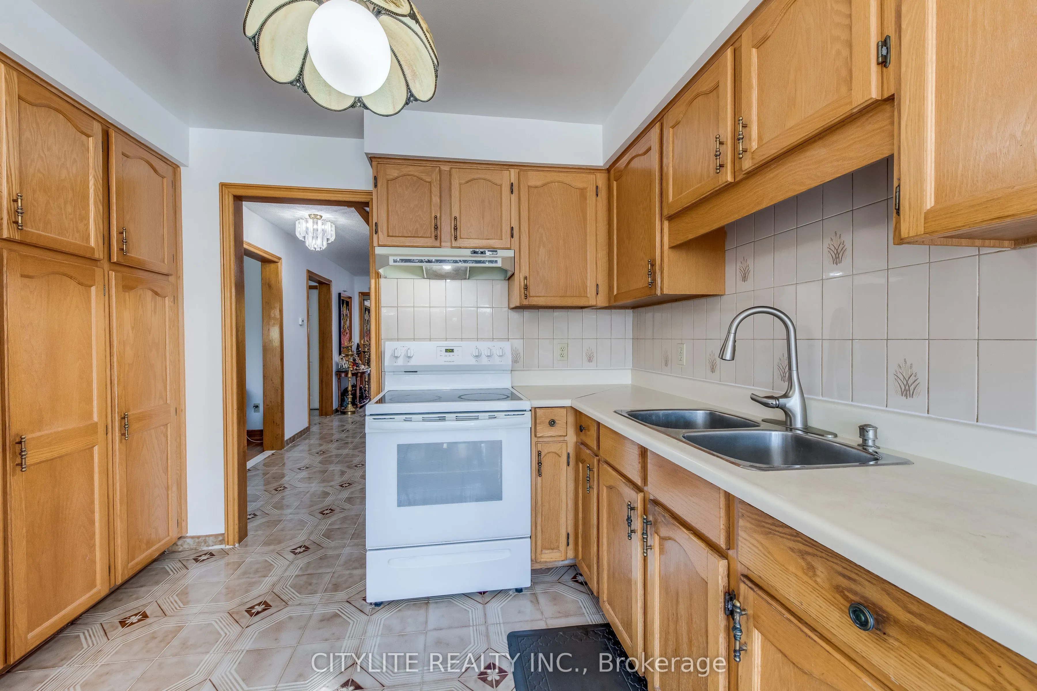58 Sanwood Boulevard