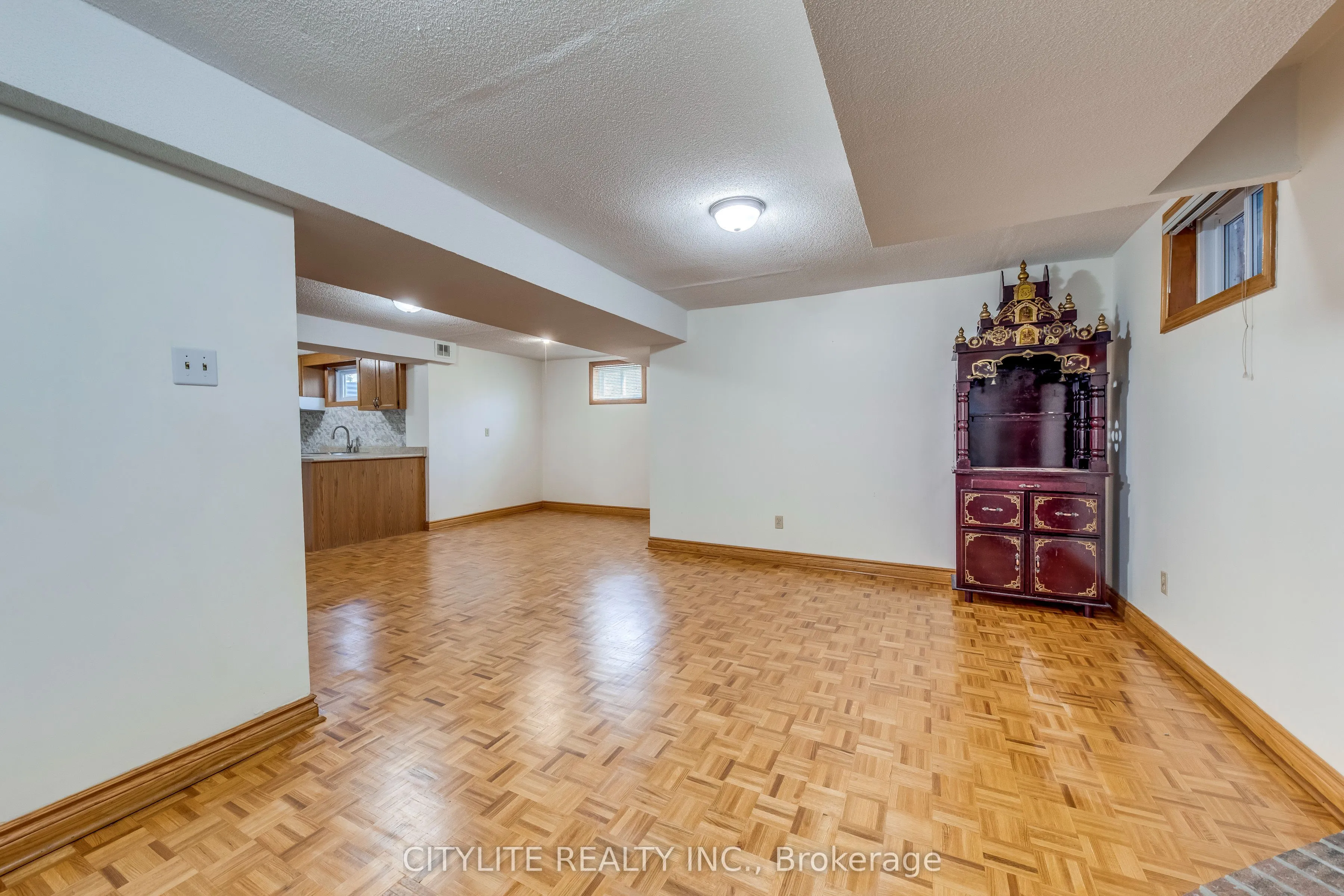 58 Sanwood Boulevard