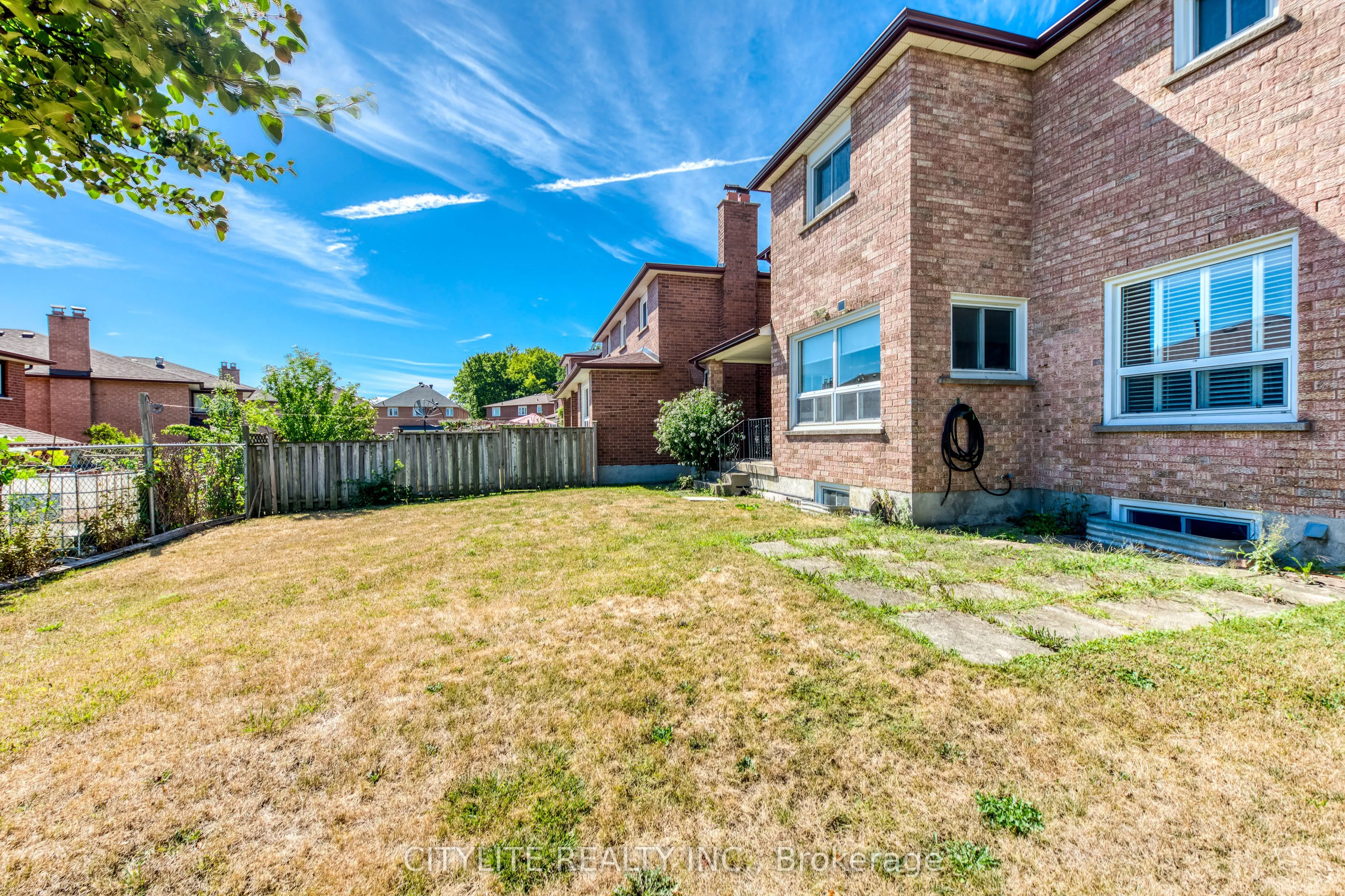58 Sanwood Boulevard