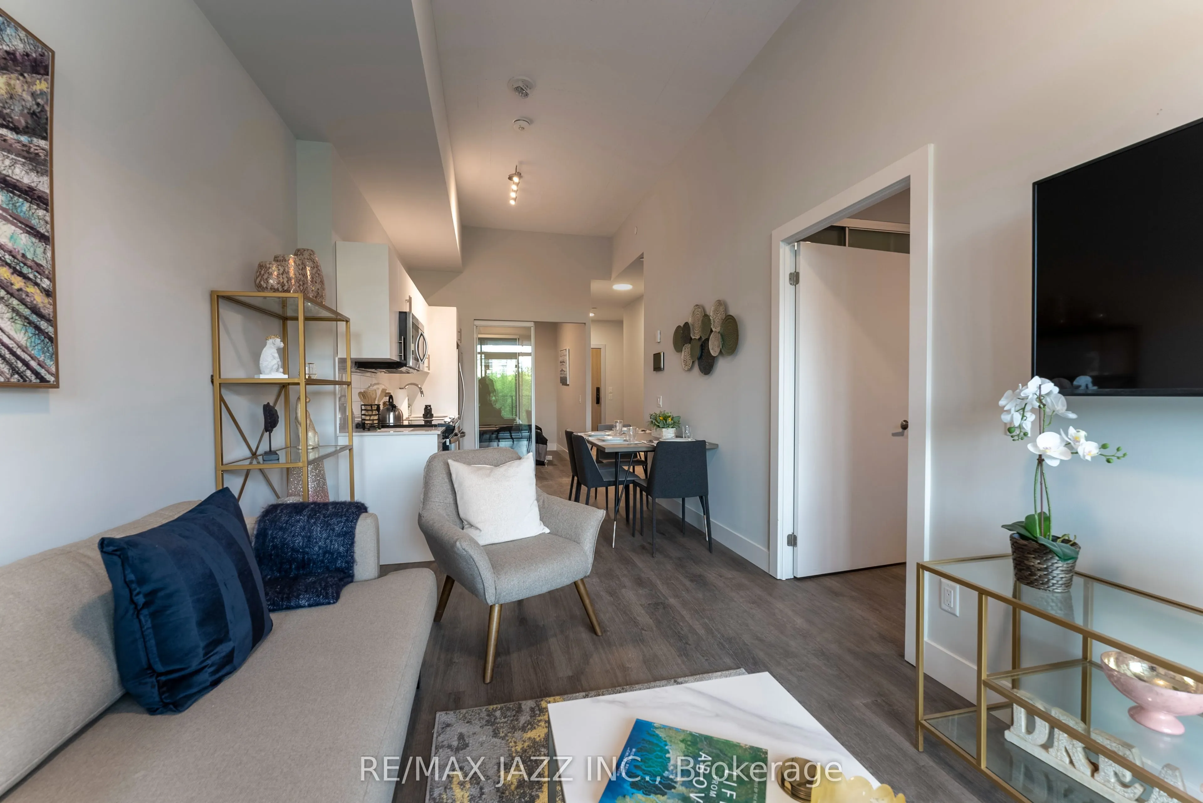 80 Bond Street E, #1806