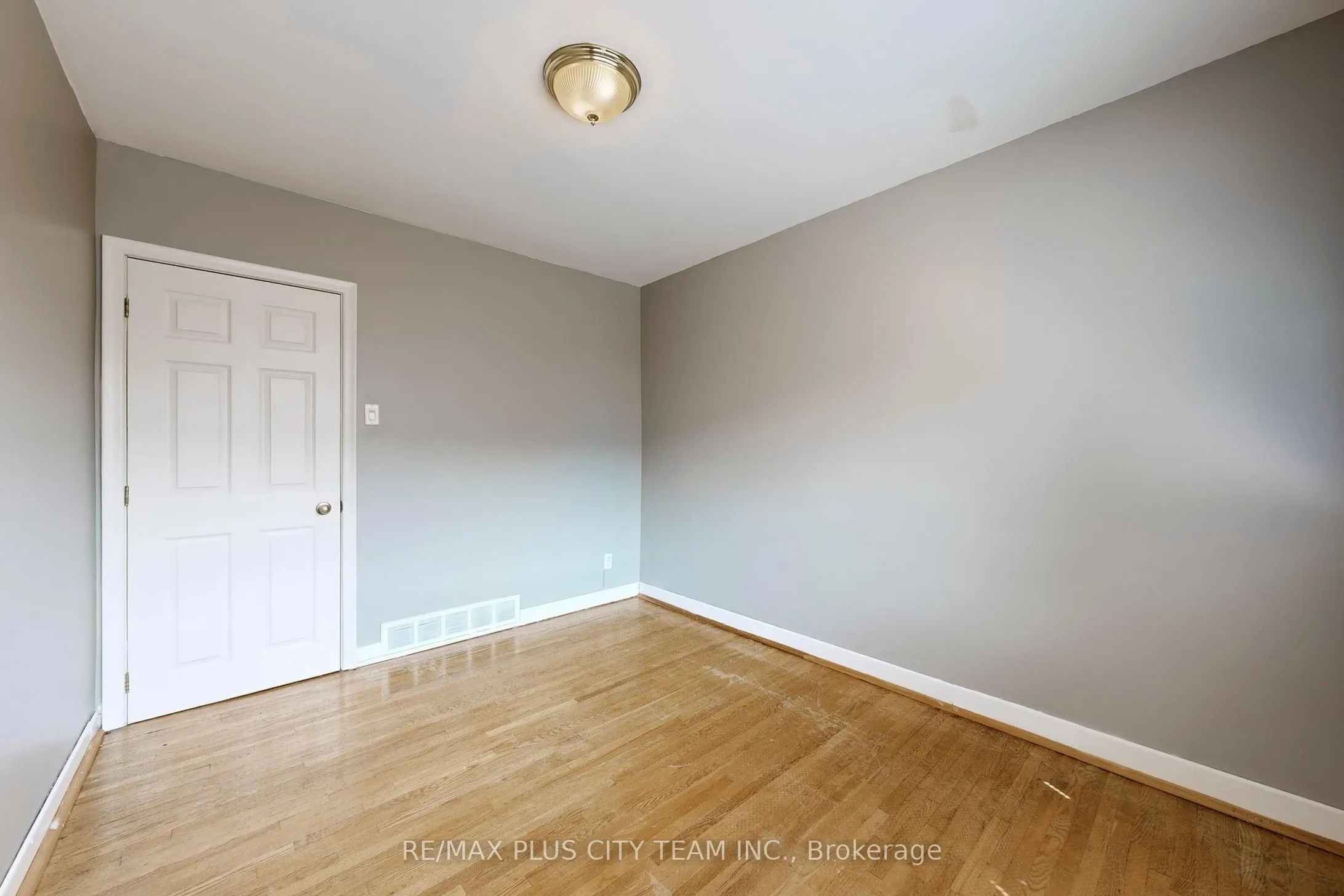 3 Penetang Crescent