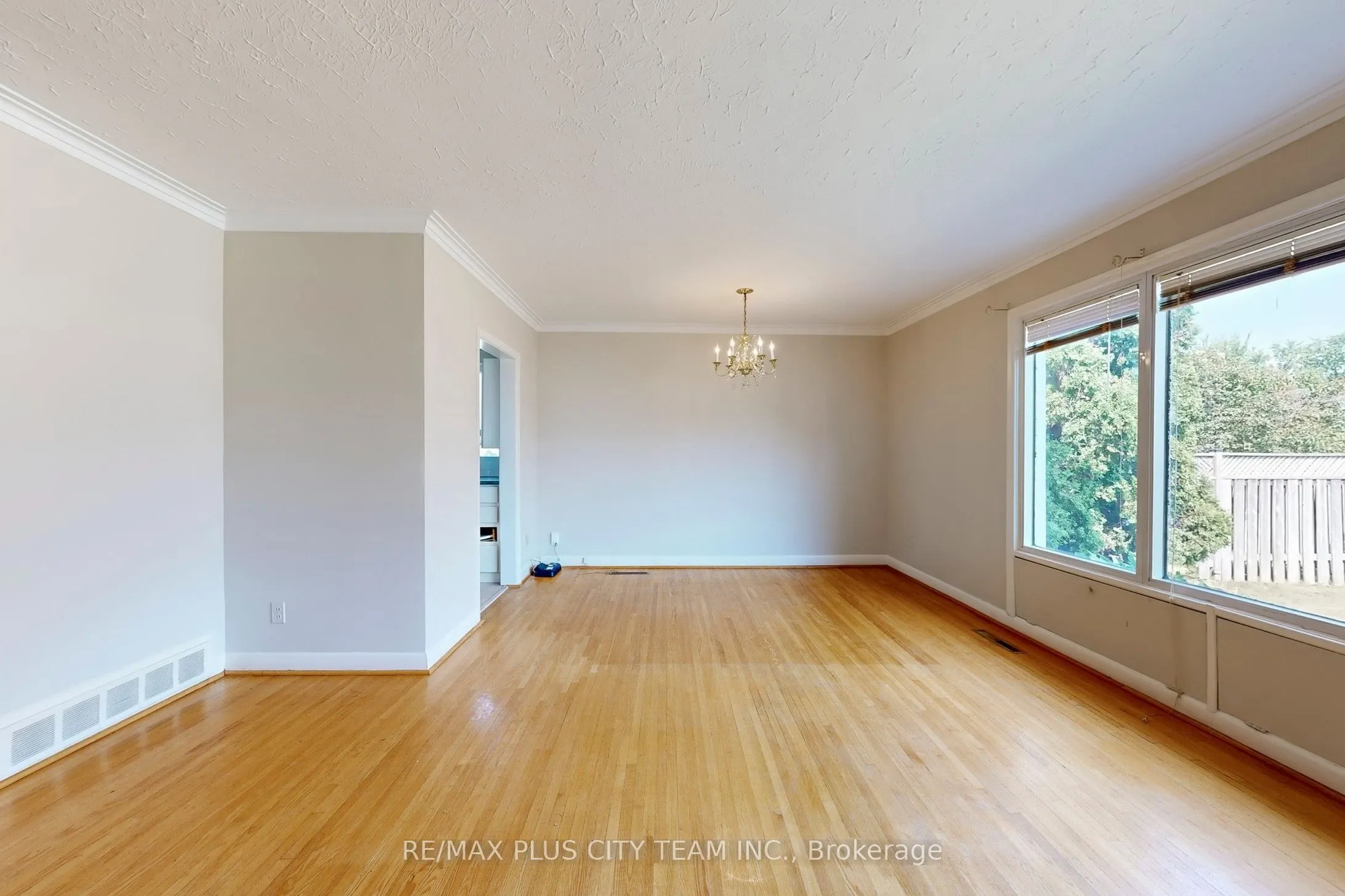 3 Penetang Crescent