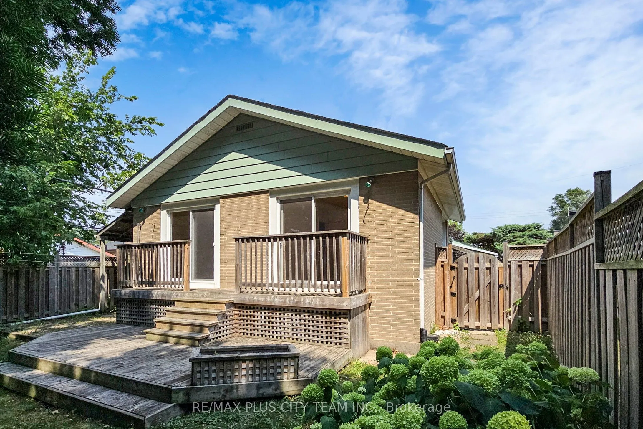 3 Penetang Crescent