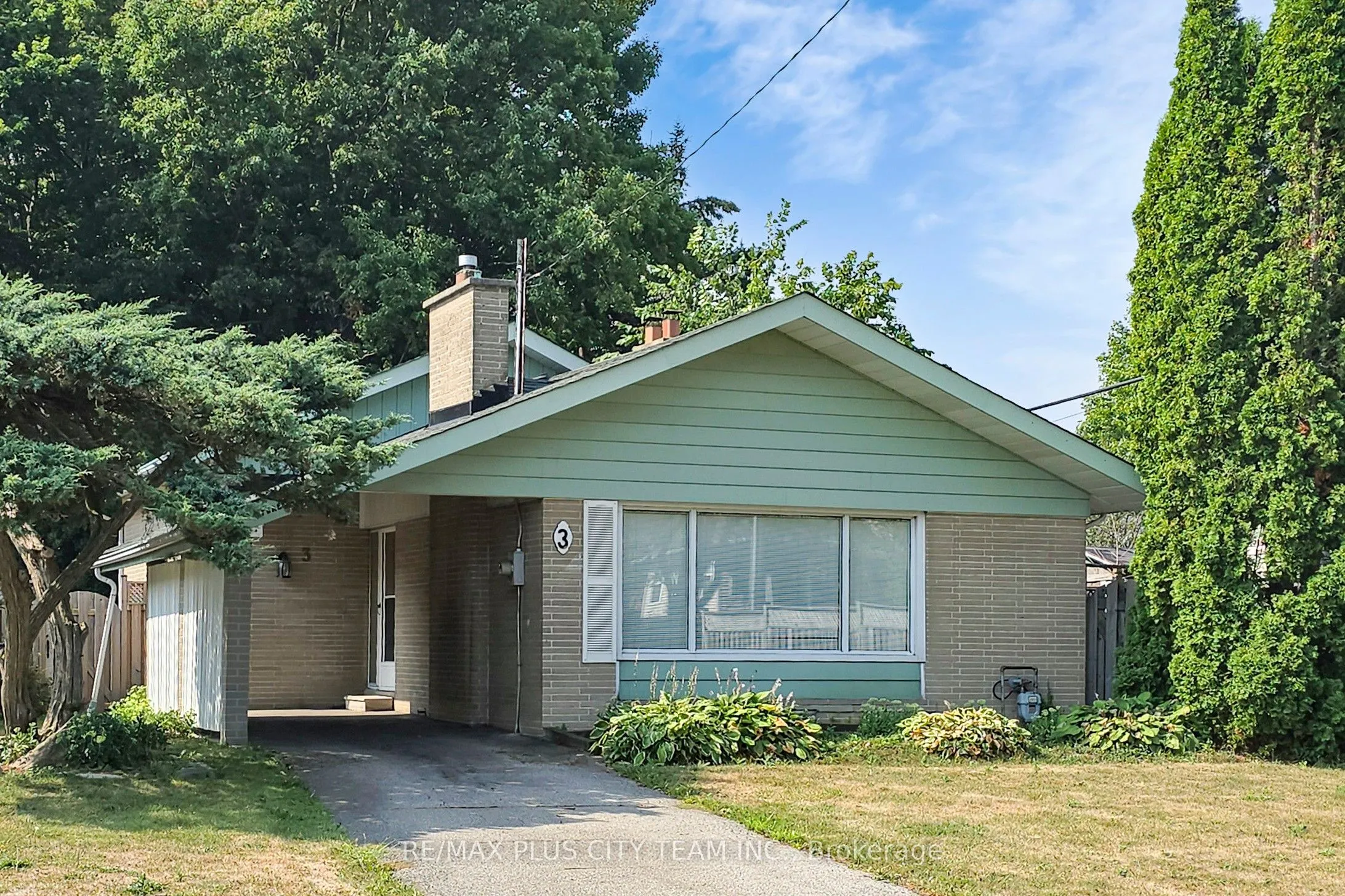 3 Penetang Crescent