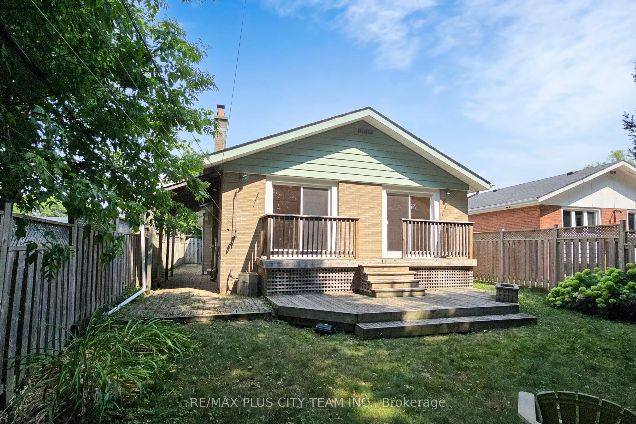 3 Penetang Crescent