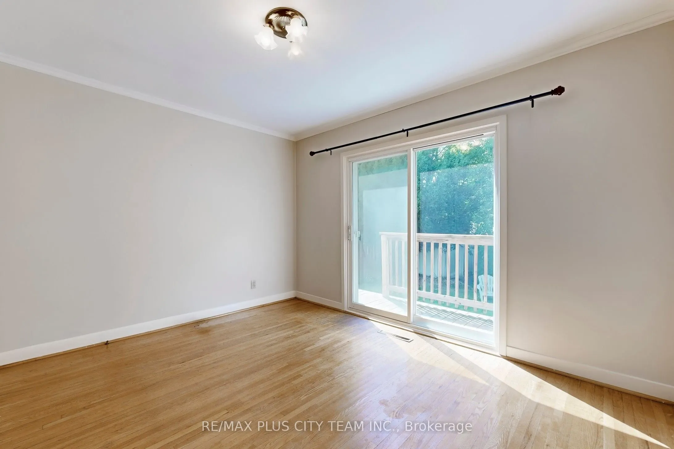3 Penetang Crescent