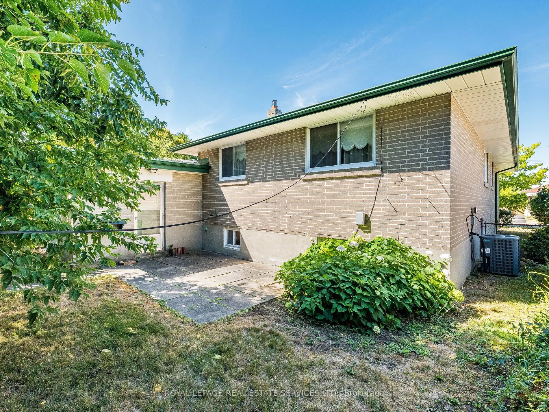 15 Hughey Crescent