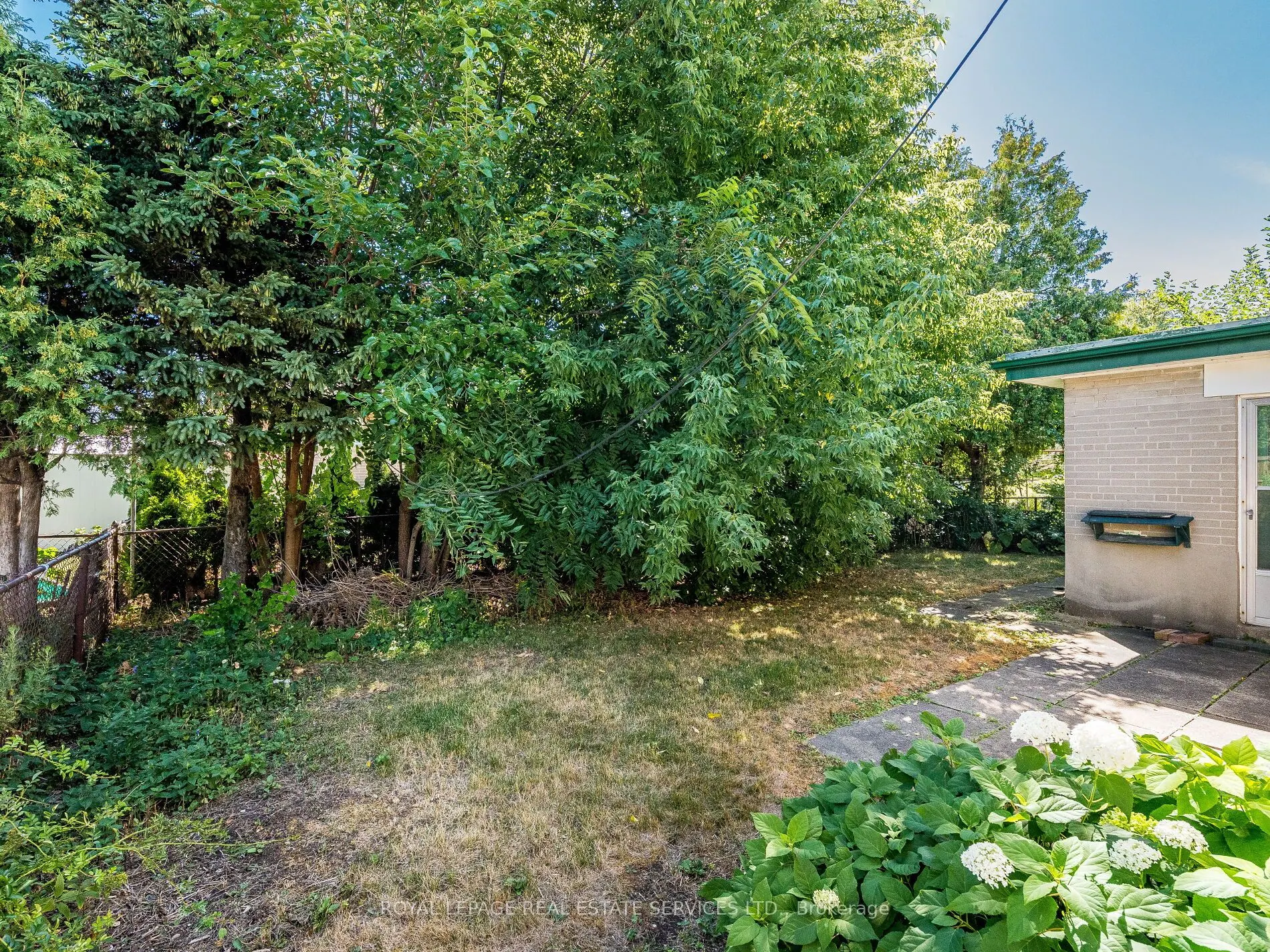 15 Hughey Crescent