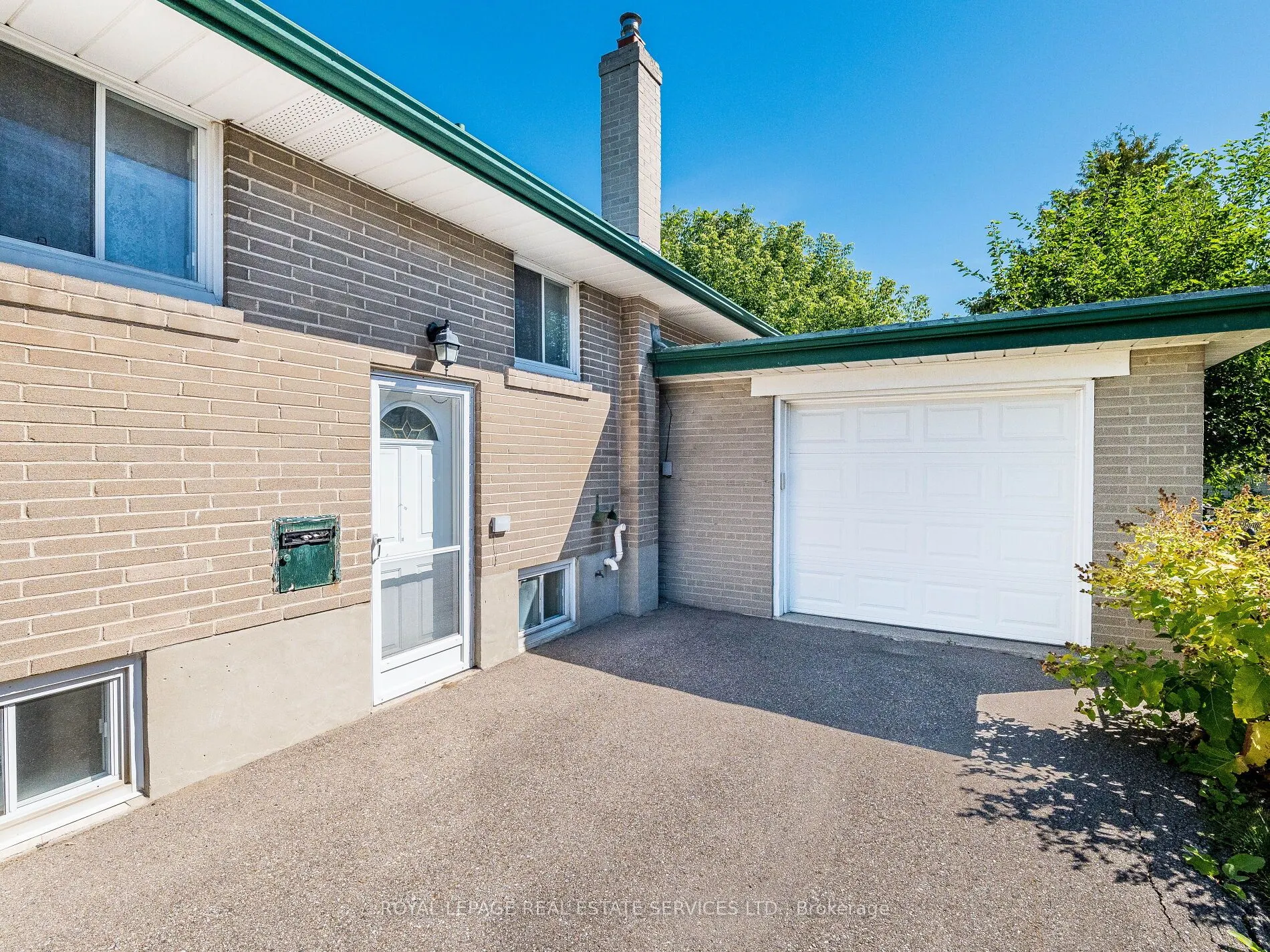 15 Hughey Crescent