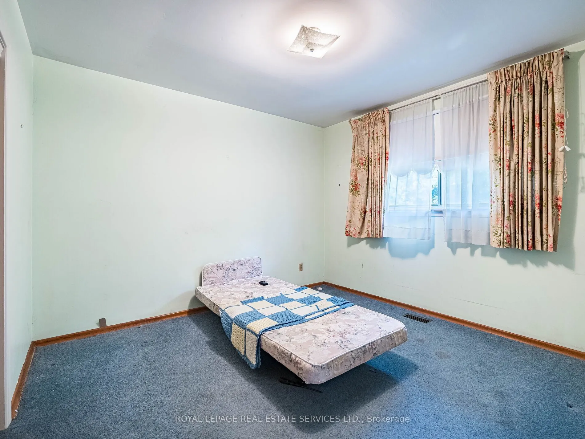15 Hughey Crescent