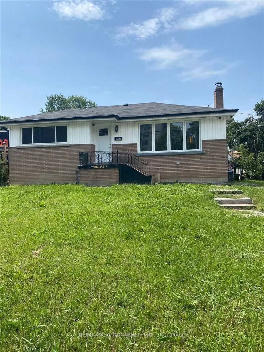 240 Markham Road, #Main