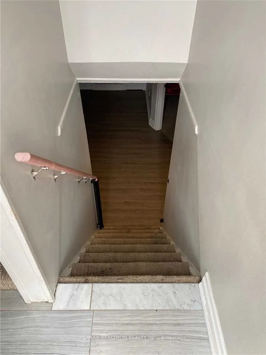 240 Markham Road, #LOWER