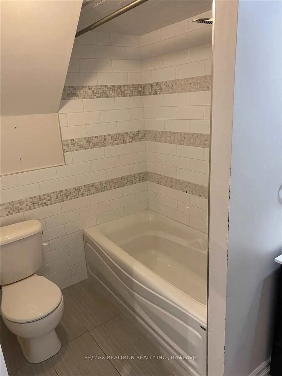240 Markham Road, #LOWER
