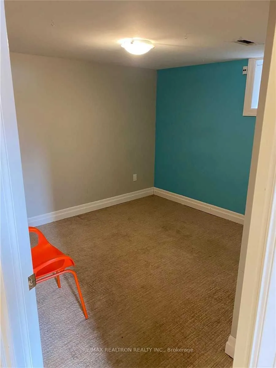 240 Markham Road, #LOWER