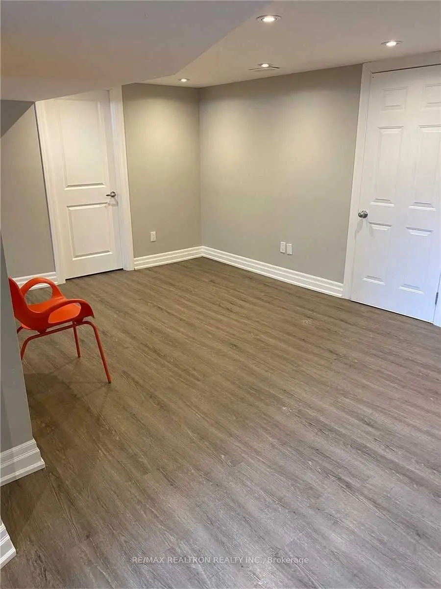 240 Markham Road, #LOWER