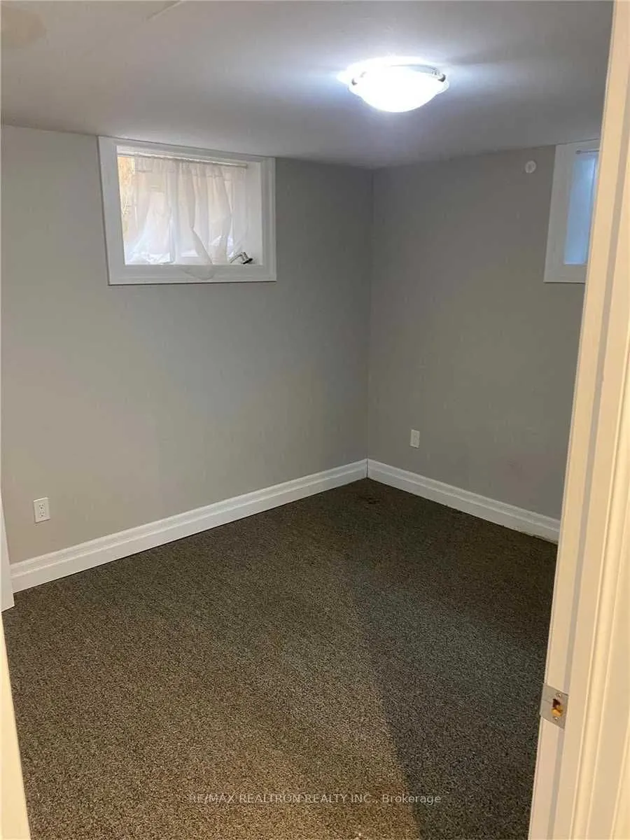 240 Markham Road, #LOWER
